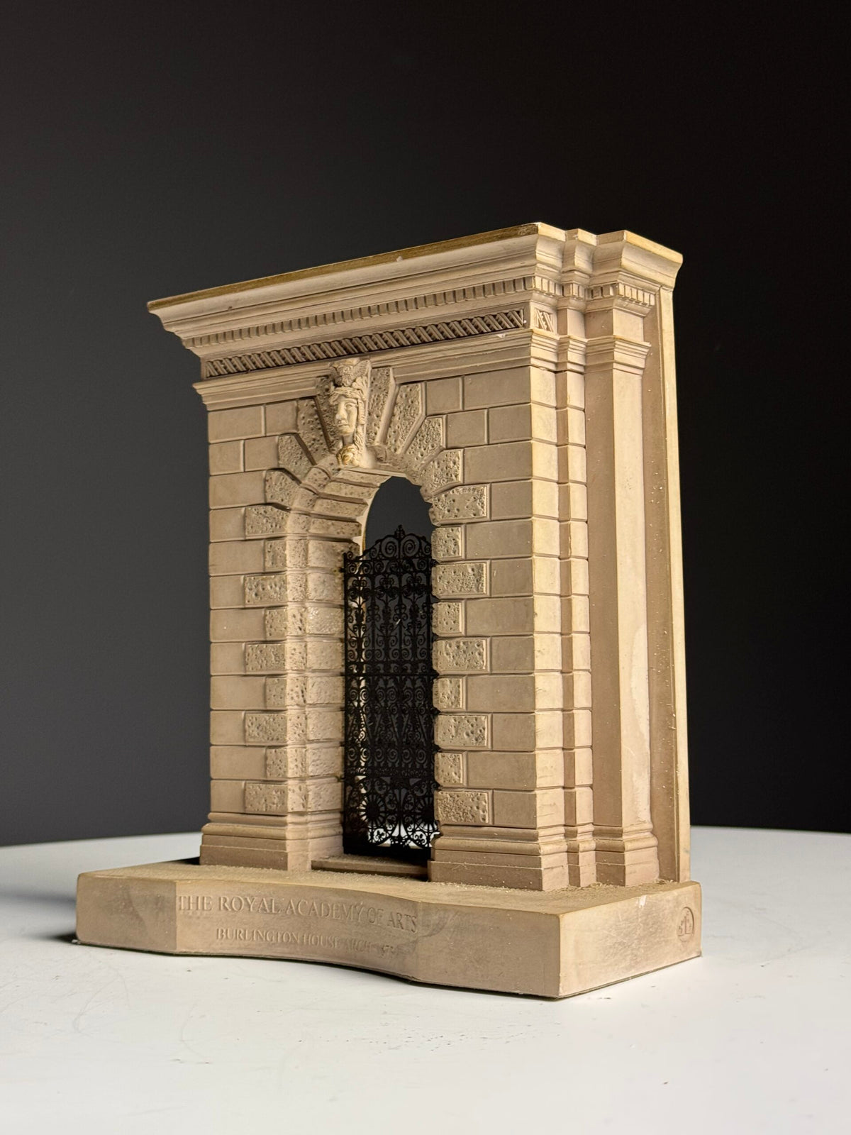 Architectural Scale Model of the Burlington House Arch, London, photo 7