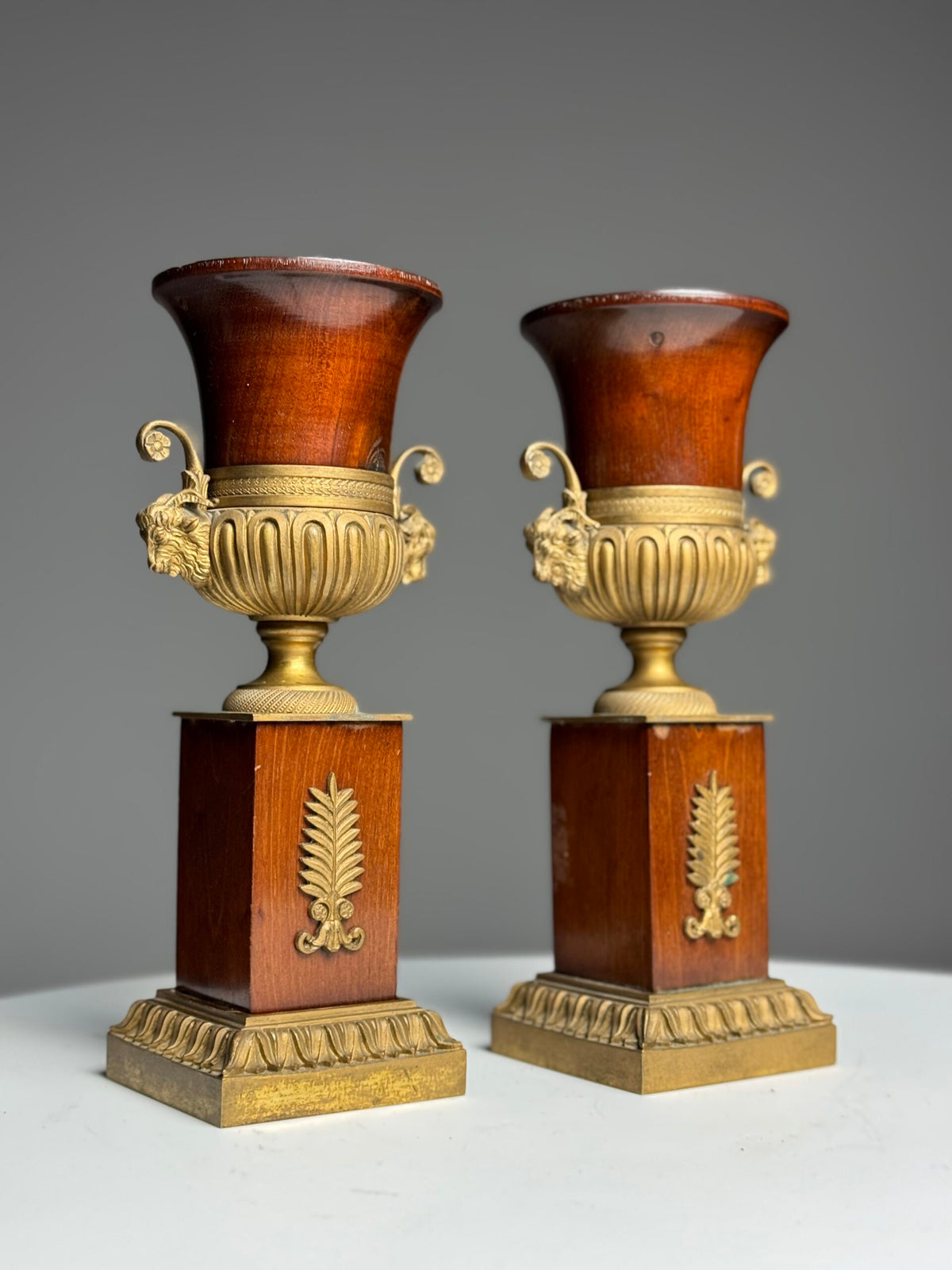 Pair of 19th Century Mahogany Vases with Gilt Bronze Ram's Heads, photo 6