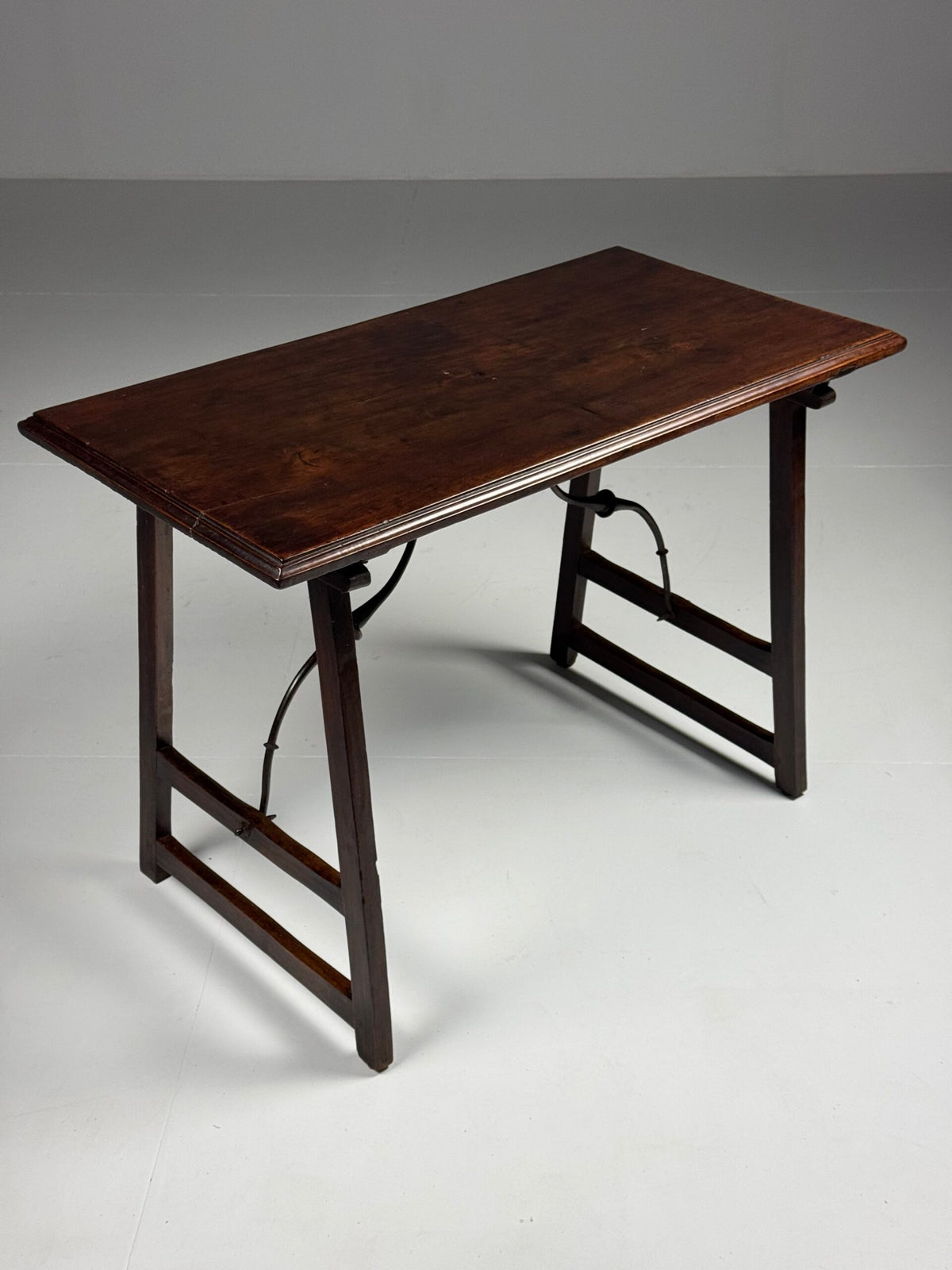 Spanish Walnut Console Table, 18th Century, photo 1