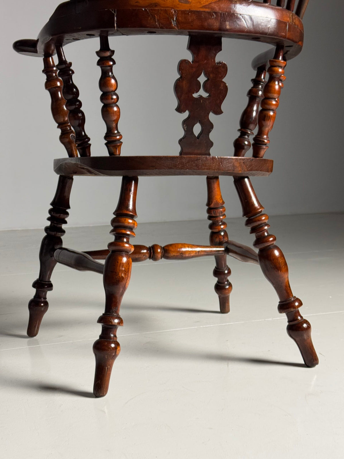 English Yew Wood Windsor Chair, c. 1800, photo 6