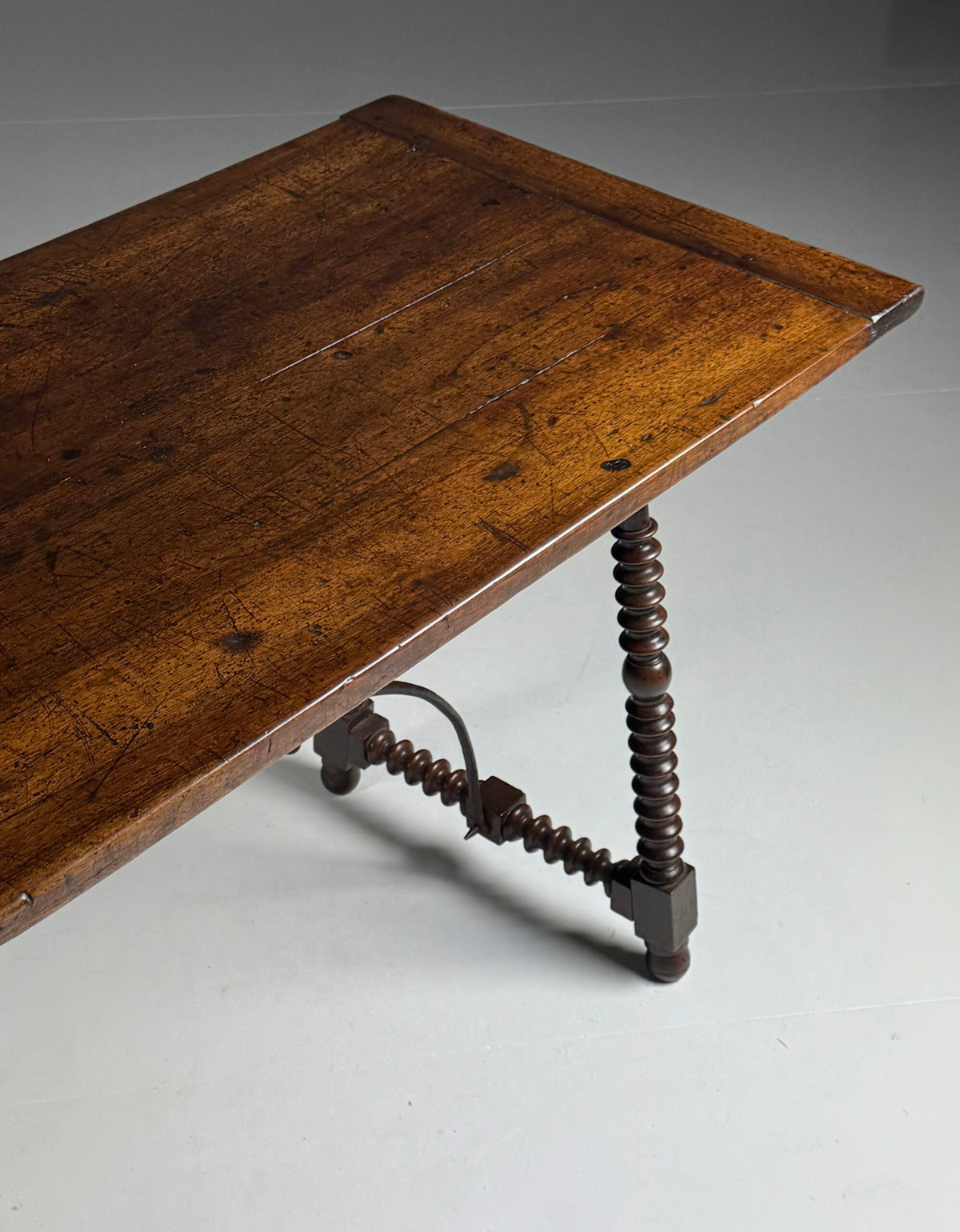 Spanish Walnut Console Table or Writing Table, 18th Century, photo 5