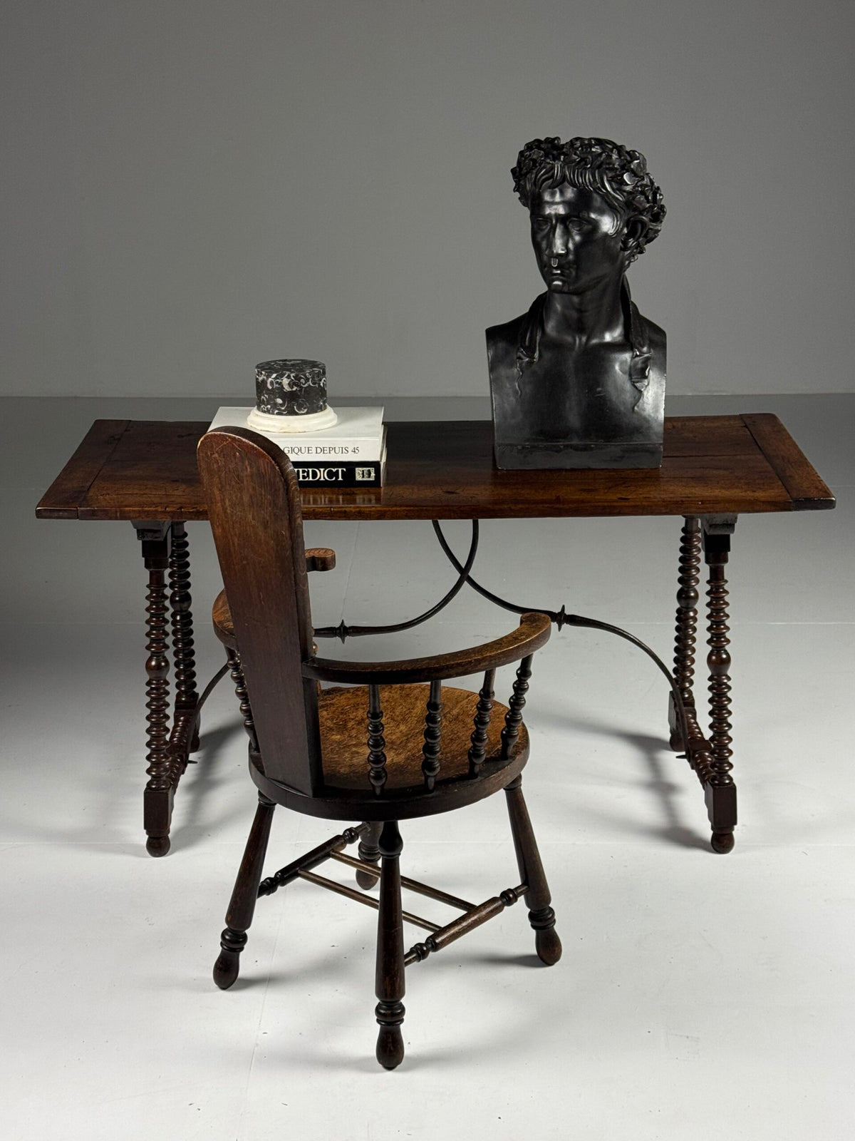 Spanish Walnut Console Table or Writing Table, 18th Century, photo 4