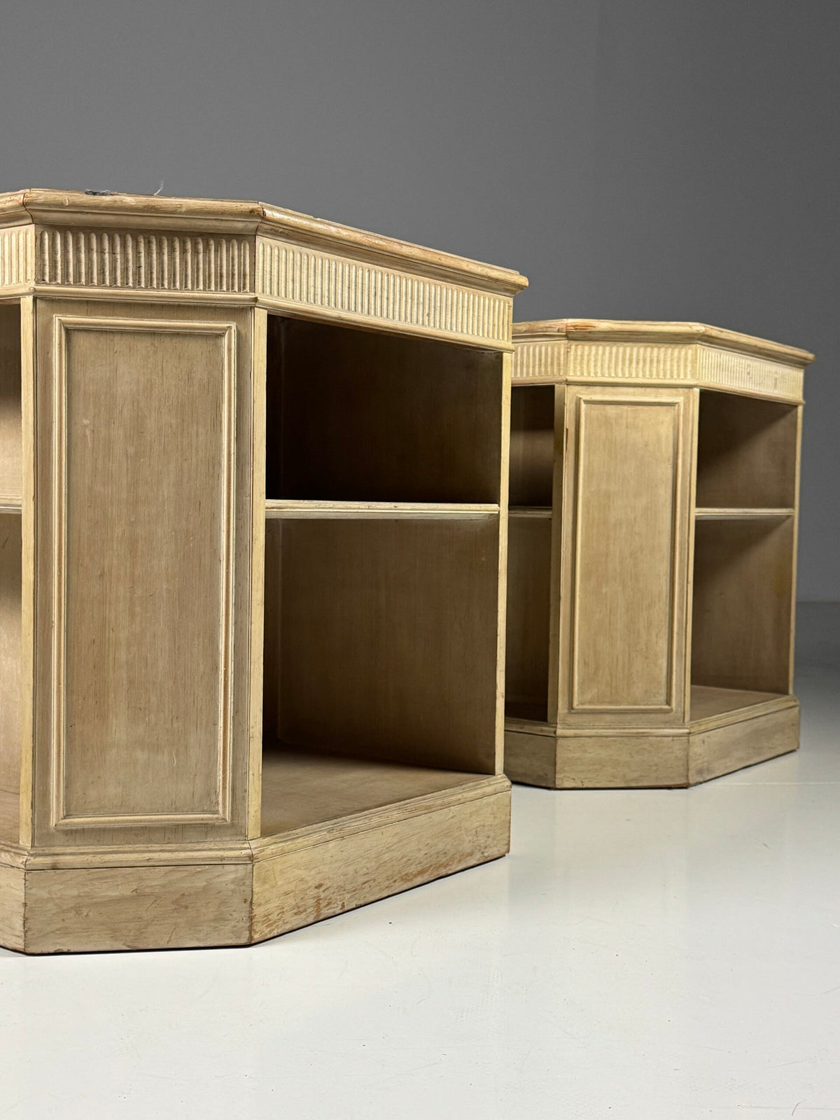 Pair of Classic Shop Display Pieces with Patinated Leather, 20th Century, photo 2