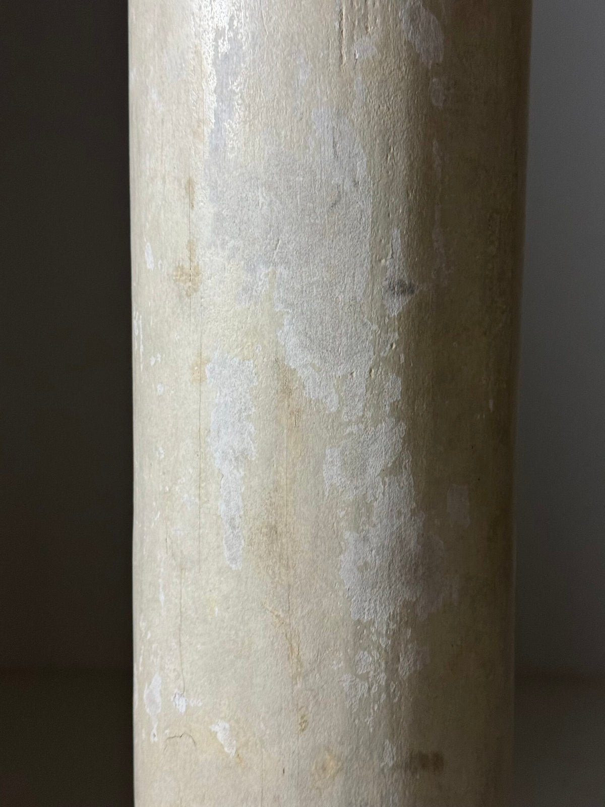 Pair of Large 18th Century Columns with Carved Gilt Capitals, photo 10
