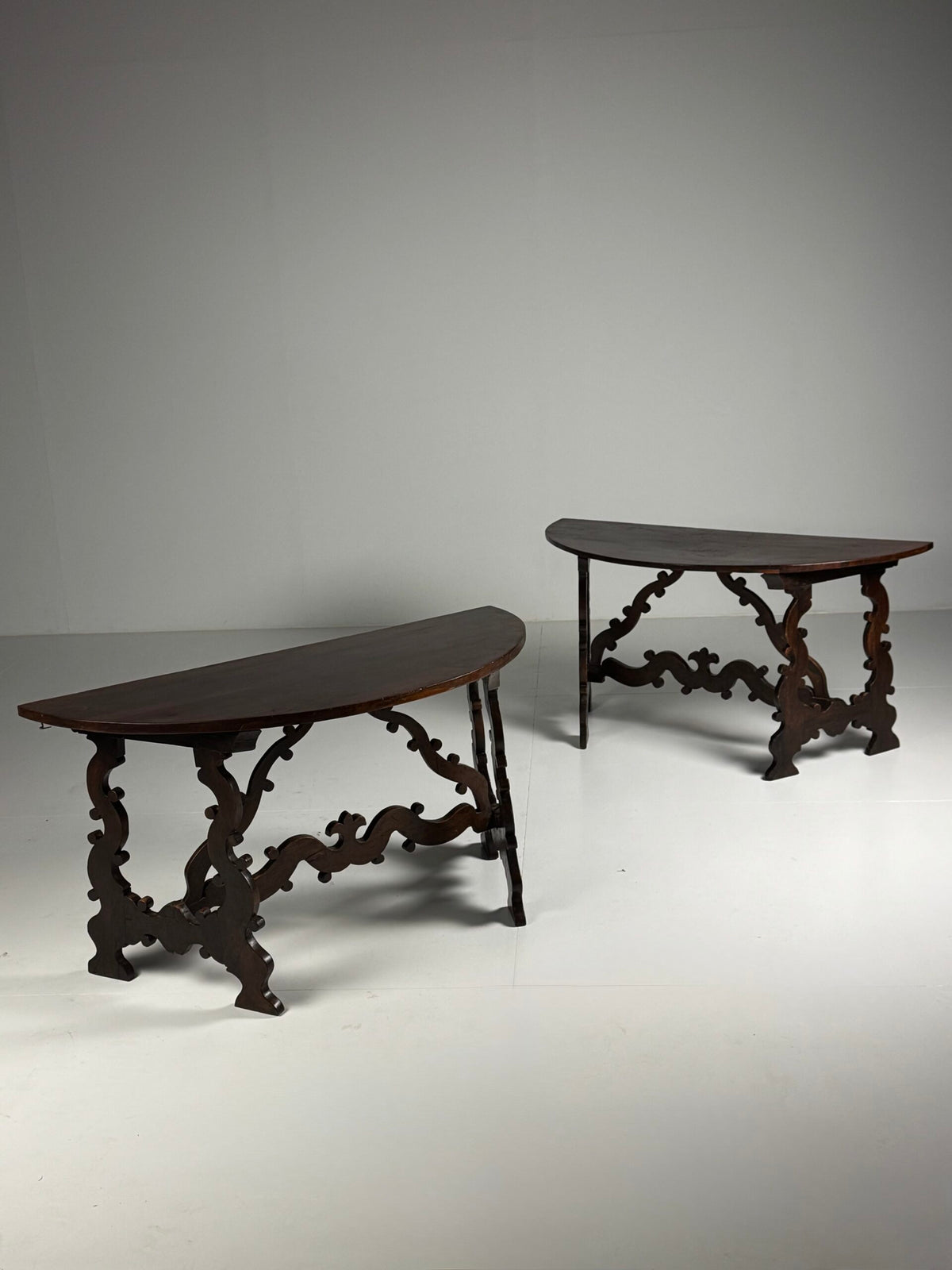 Pair of Italian Walnut Demi Lune Console Tables, 18th Century, photo 2