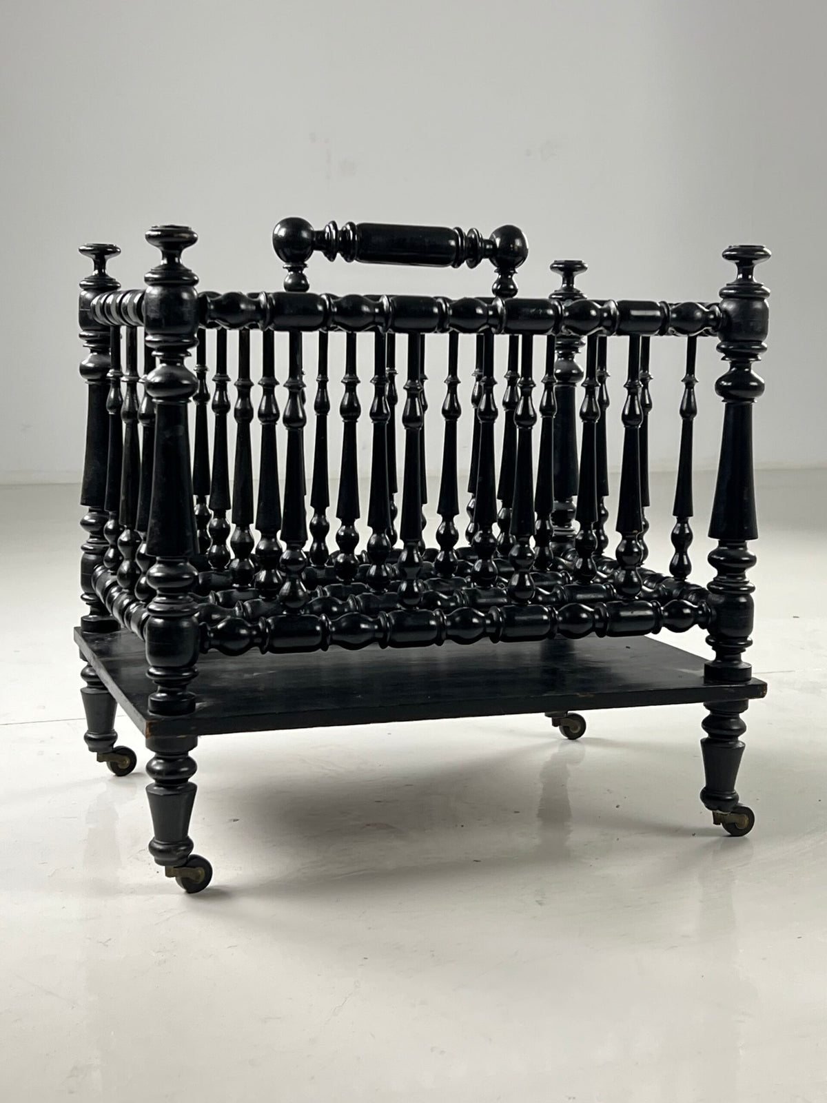French Napoleon III Magazine Rack on Castors, 19th Century, photo 10