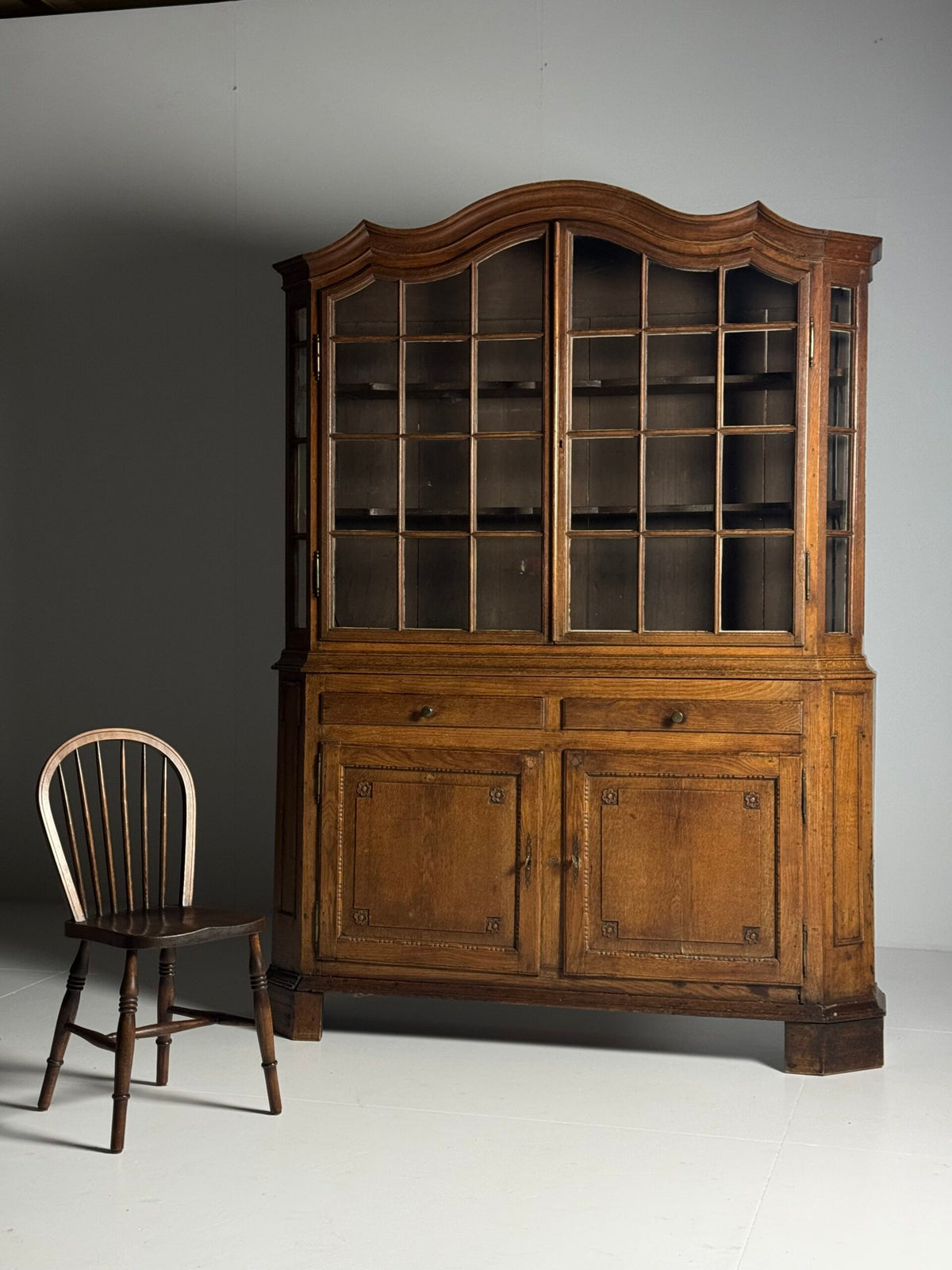Belgian Oak Display Cabinet from Liege, 18th Century, photo 2