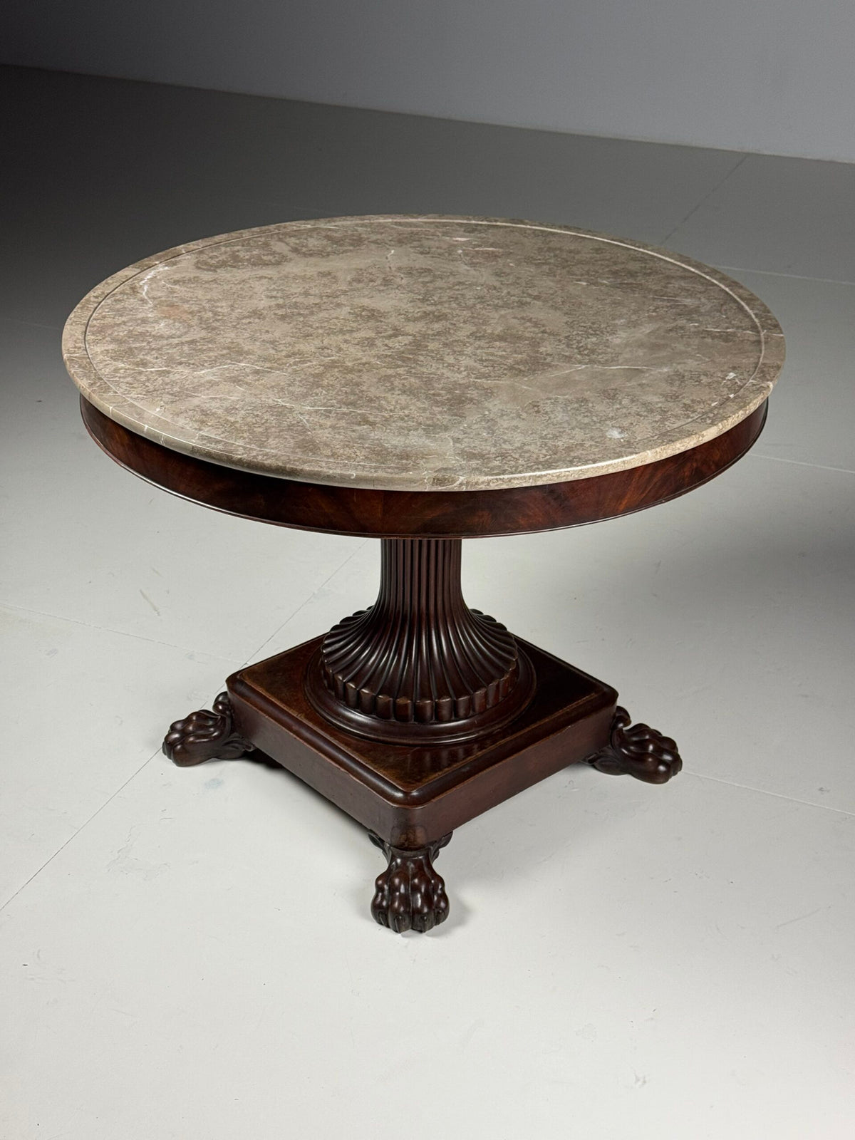 Early 19th Century French Mahogany Center Table with Claw Feet, photo 1
