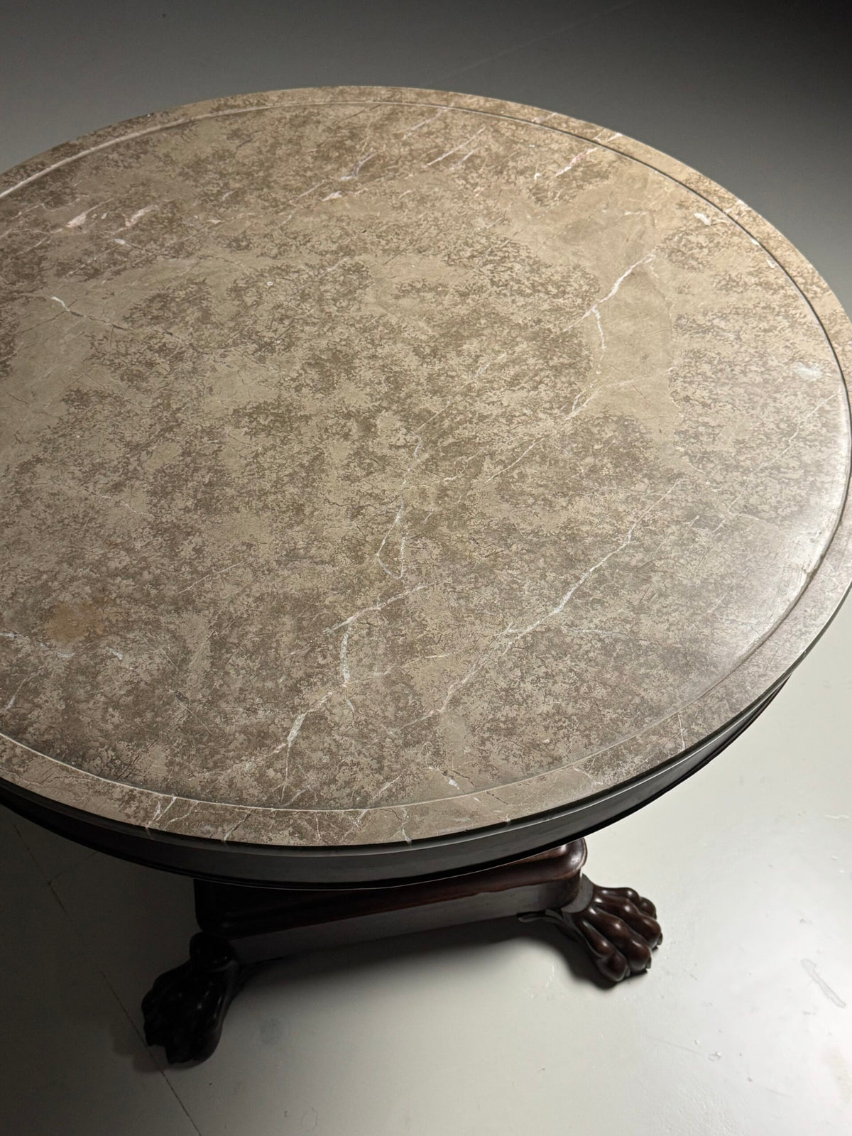 Early 19th Century French Mahogany Center Table with Claw Feet, photo 3