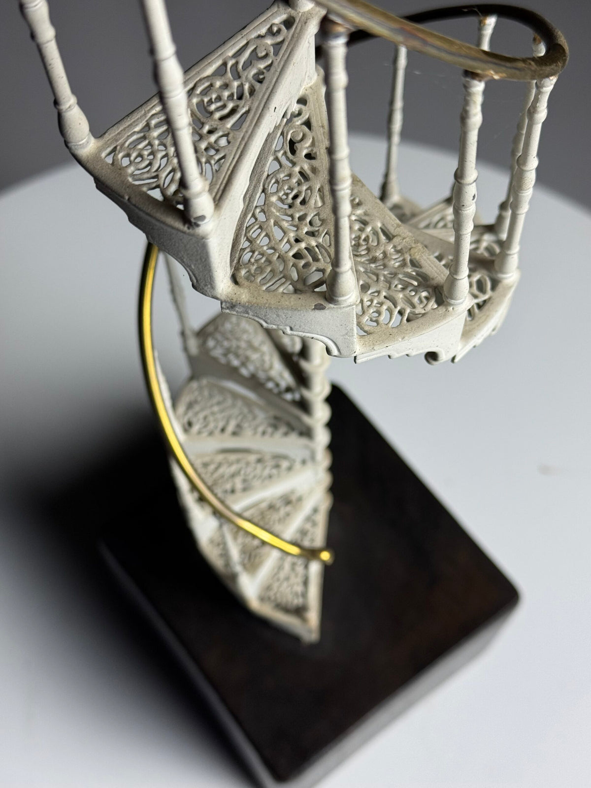Spiral Staircase Scale Model in White Metal, photo 4