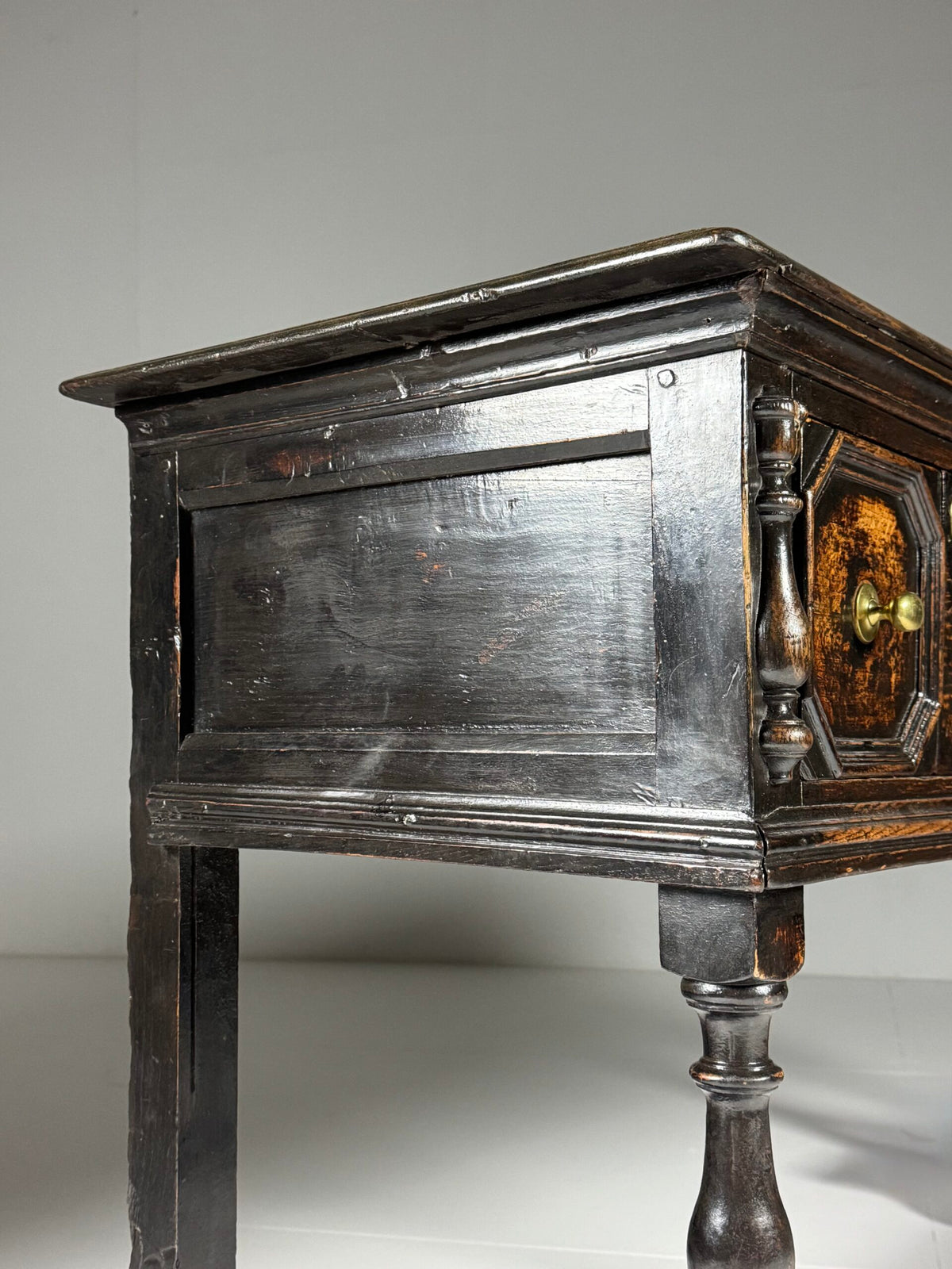 English William and Mary Oak Dresser Base, Late 17th Century, photo 8