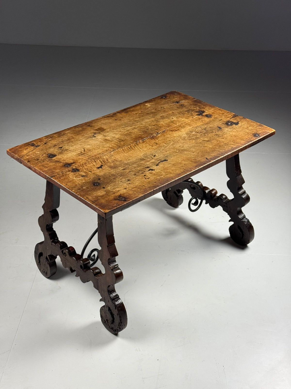 Spanish Solid Walnut Table, 18th Century, photo 2