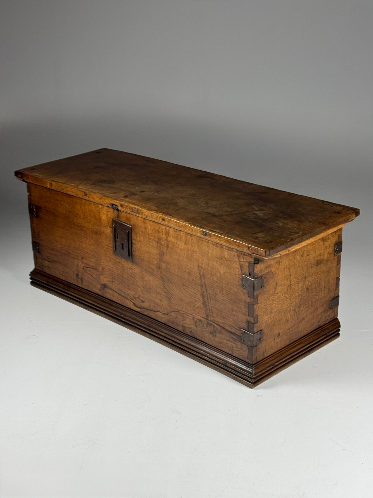 Large Spanish Walnut Chest, 18th Century, photo 31