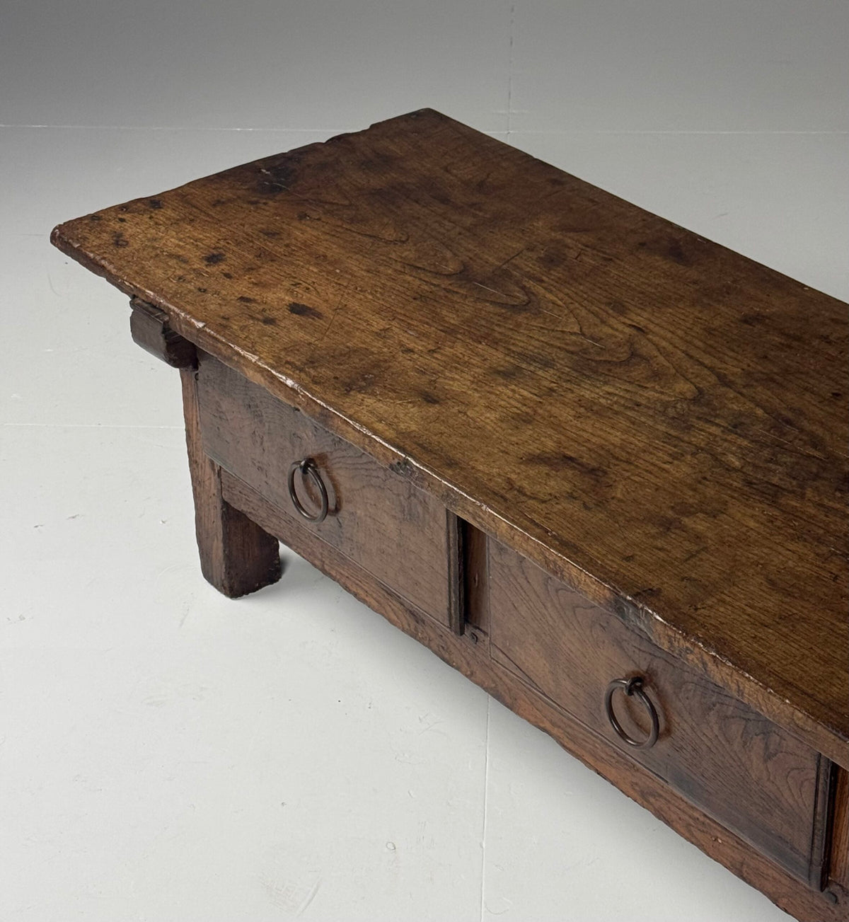 Very Long Spanish Walnut Coffee Table, 18th Century, 216 cm, photo 20