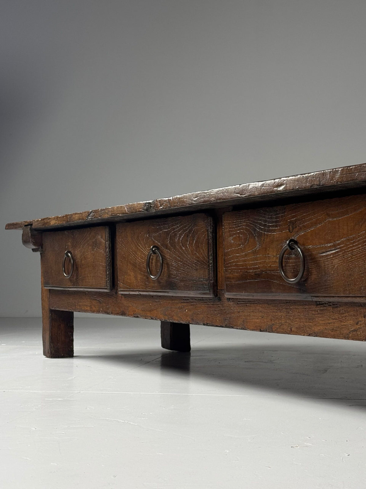 Very Long Spanish Walnut Coffee Table, 18th Century, 216 cm, photo 15