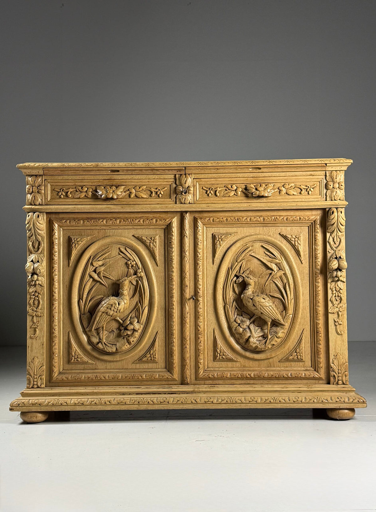 Belgian Carved Oak Buffet from Liege, 19th Century, photo 2