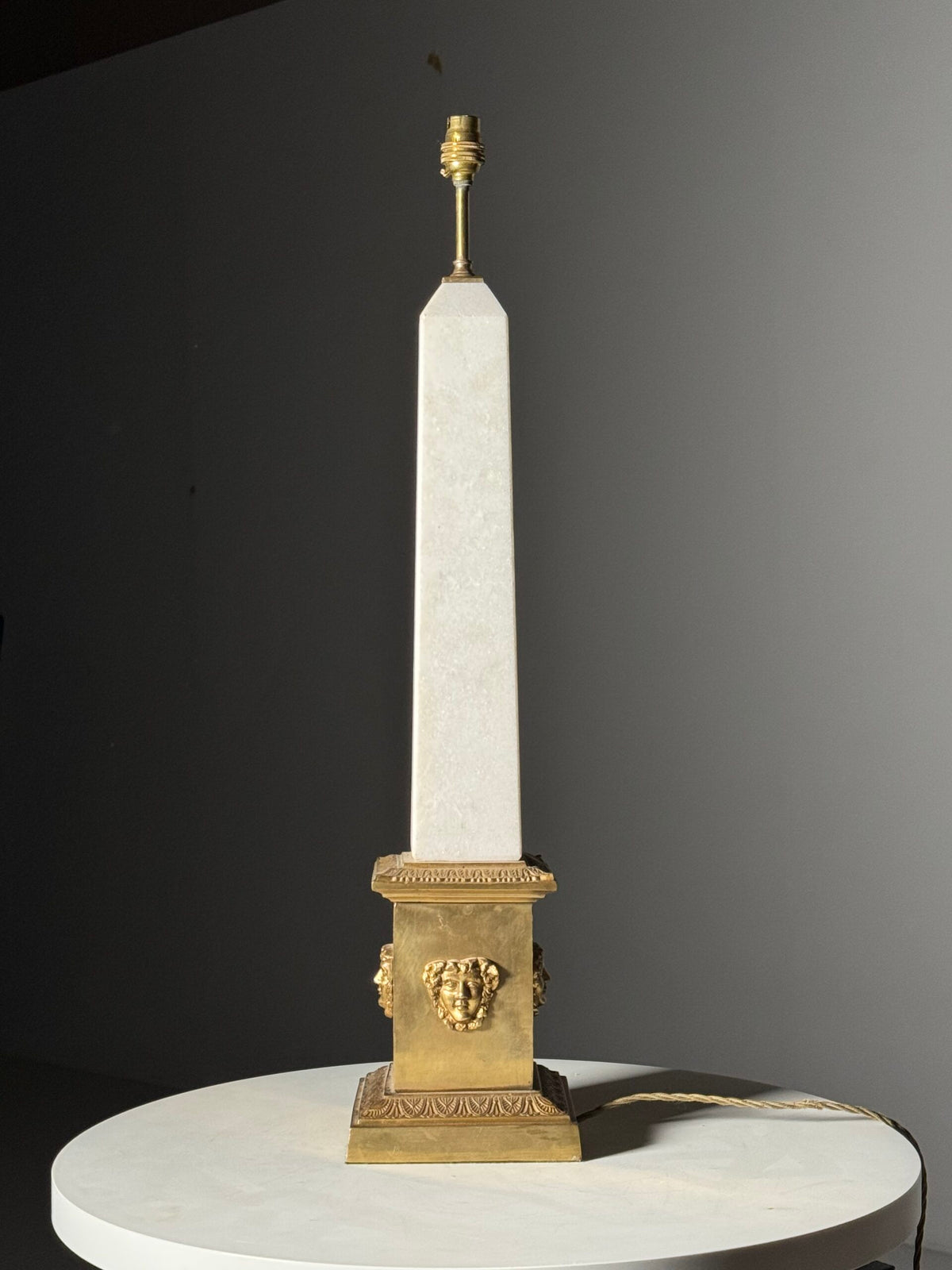 Neoclassical Marble Obelisk Table Lamp with Brass Base, 1970s, photo 1