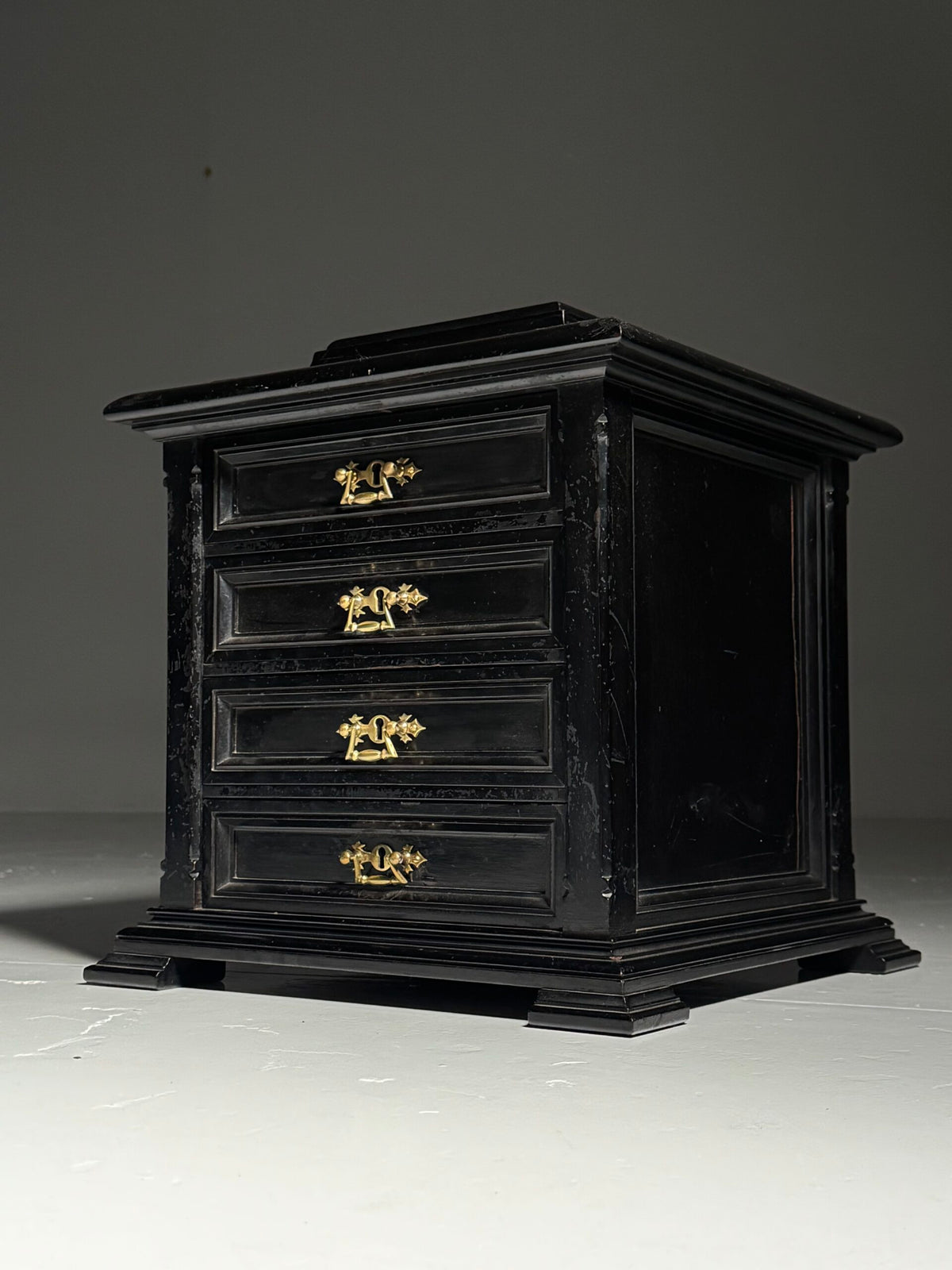 Black Lacquered Jewellery Cabinet, Belgium c. 1880, photo 1