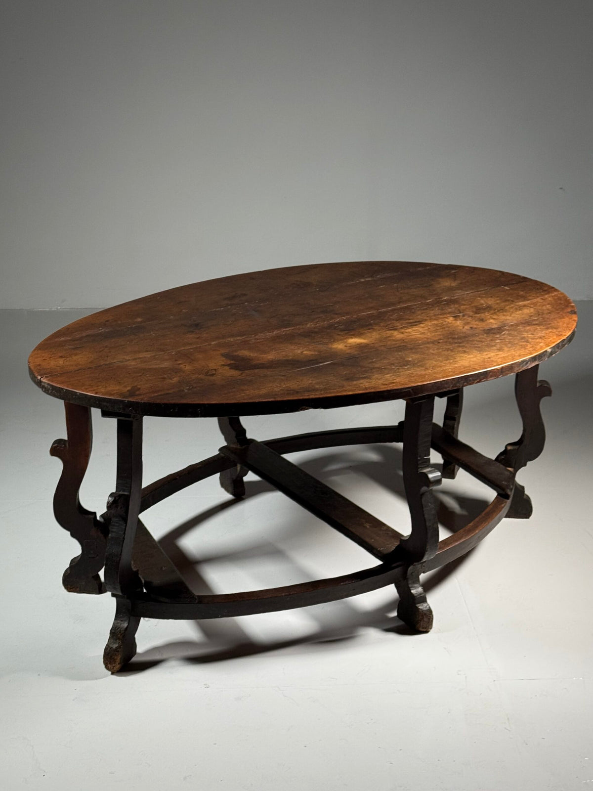 North Italian Walnut Center Table, Mid 17th Century, photo 1