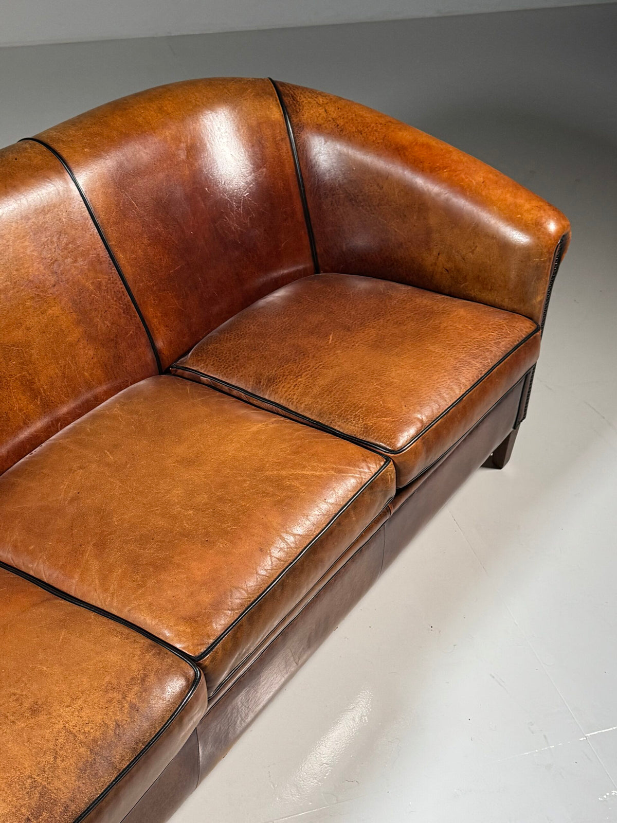 Spacious Three Seater Sheepskin Leather Sofa, photo 2