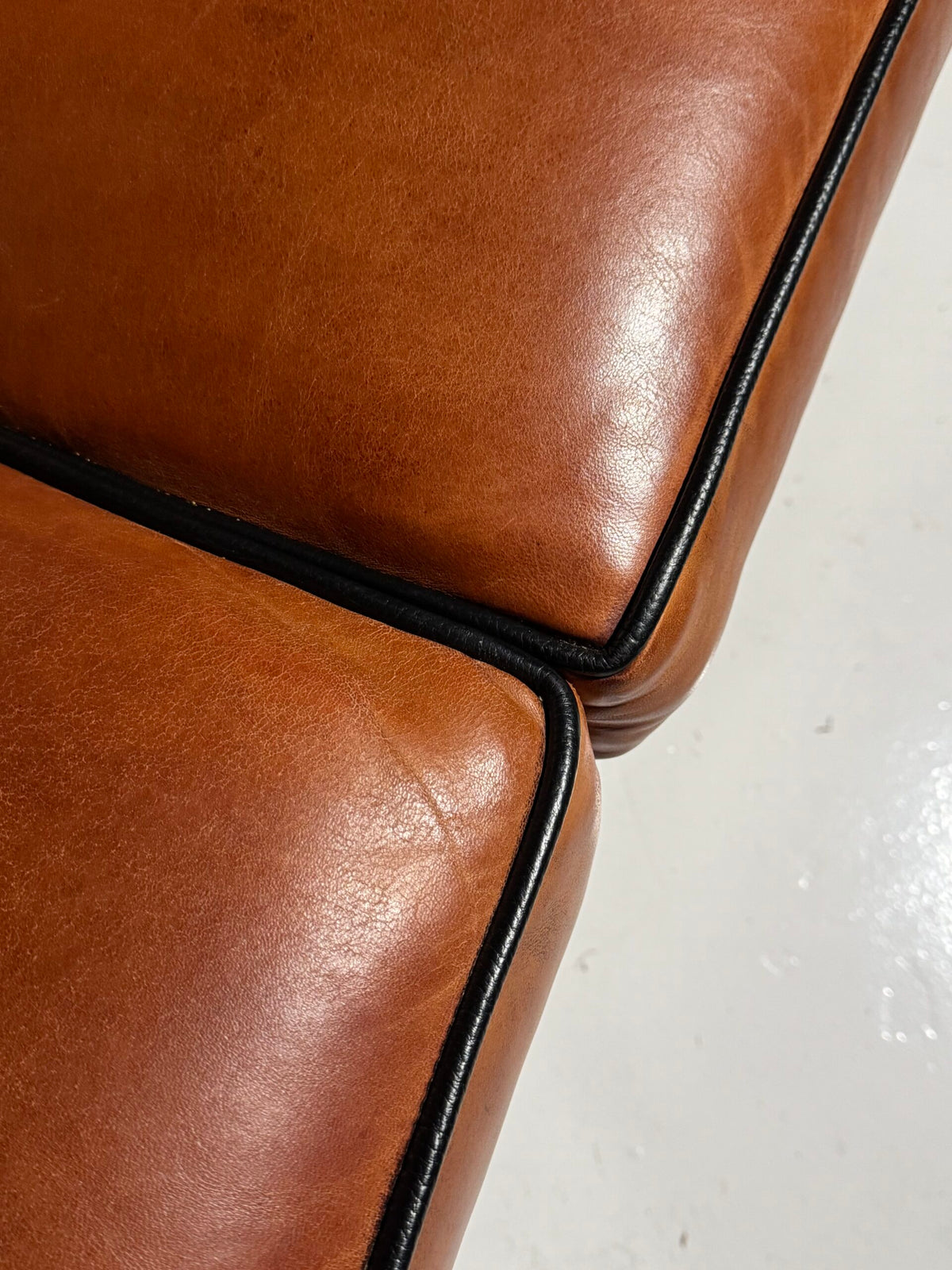 Lounge Atelier Sheepskin Leather Three Seater Sofa, Chesterfield Style, photo 5