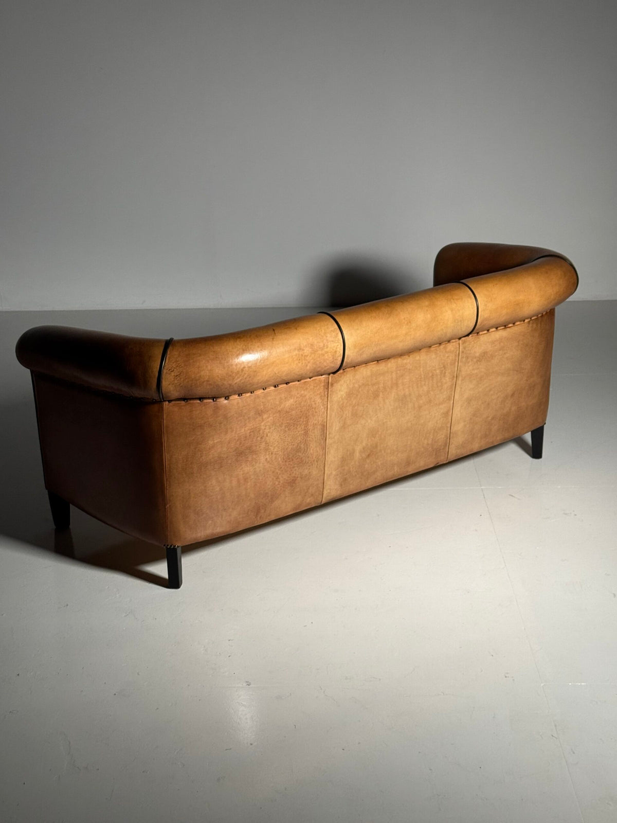 Lounge Atelier Sheepskin Leather Three Seater Sofa, Chesterfield Style, photo 3