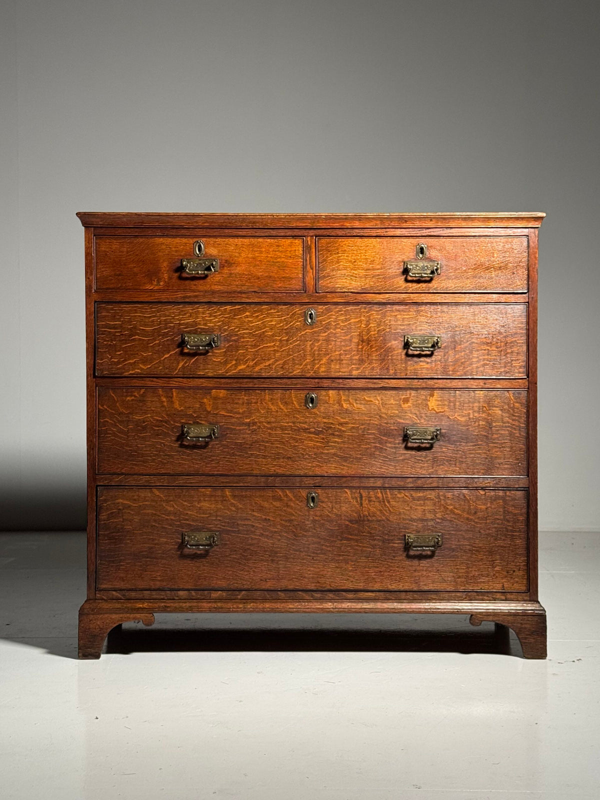 Large English Oak Chest of Drawers, Mid to Late 19th Century, photo 1