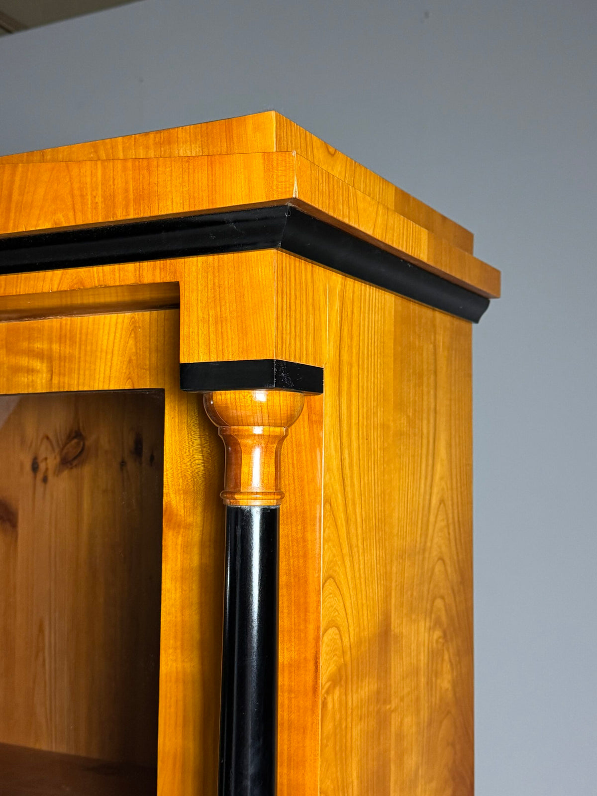 German Biedermeier Display Cabinet in Cherry Veneer, 19th Century, photo 22