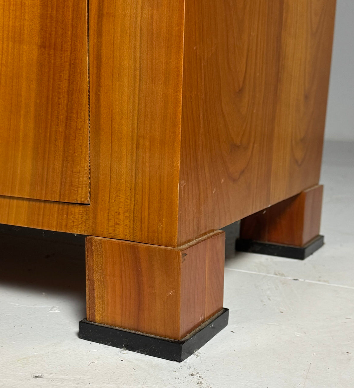 German Biedermeier Display Cabinet in Cherry Veneer, 19th Century, photo 17