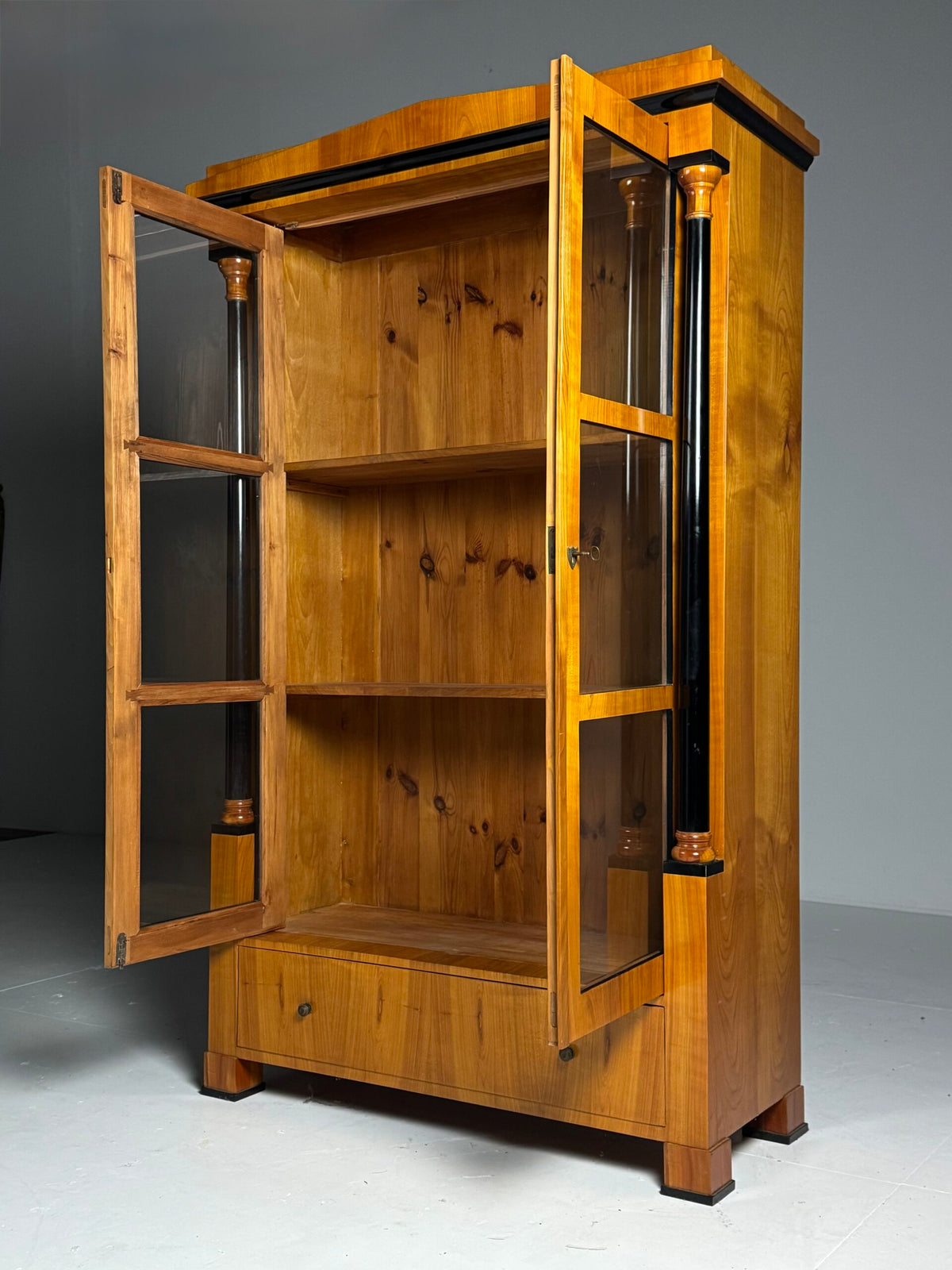 German Biedermeier Display Cabinet in Cherry Veneer, 19th Century, photo 12