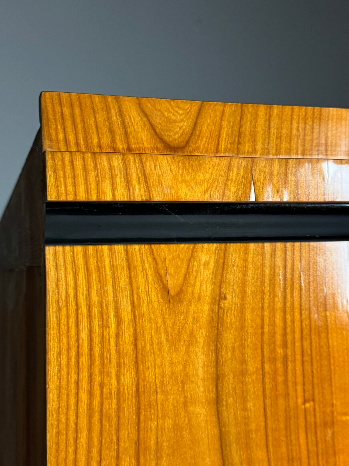 German Biedermeier Display Cabinet in Cherry Veneer, 19th Century, photo 2