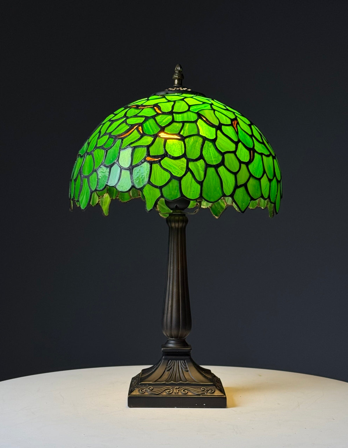 Tiffany Style Green Glass Table Lamp, photo 1