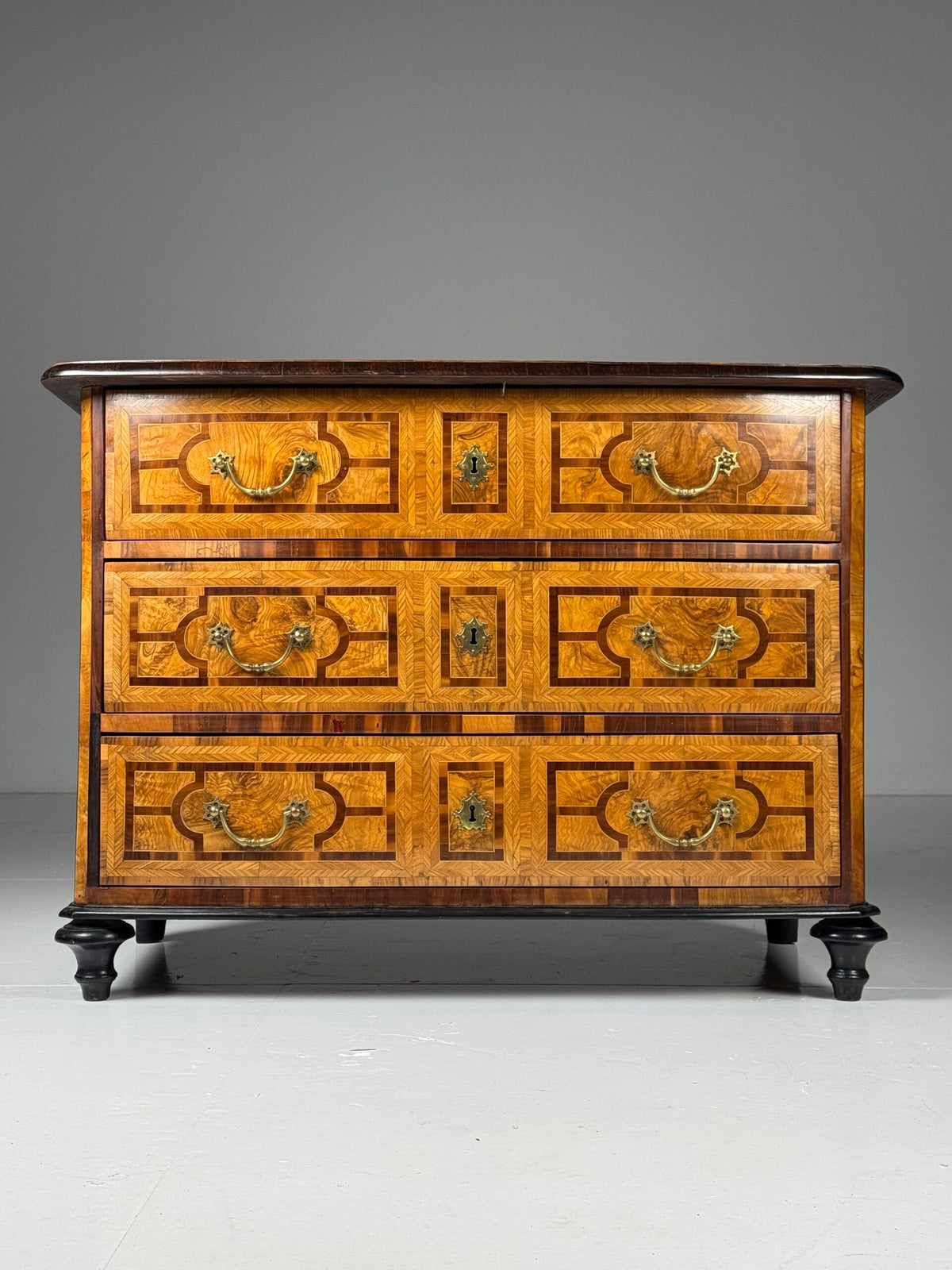French Marquetry Chest of Drawers, Dauphine, 18th Century, photo 1