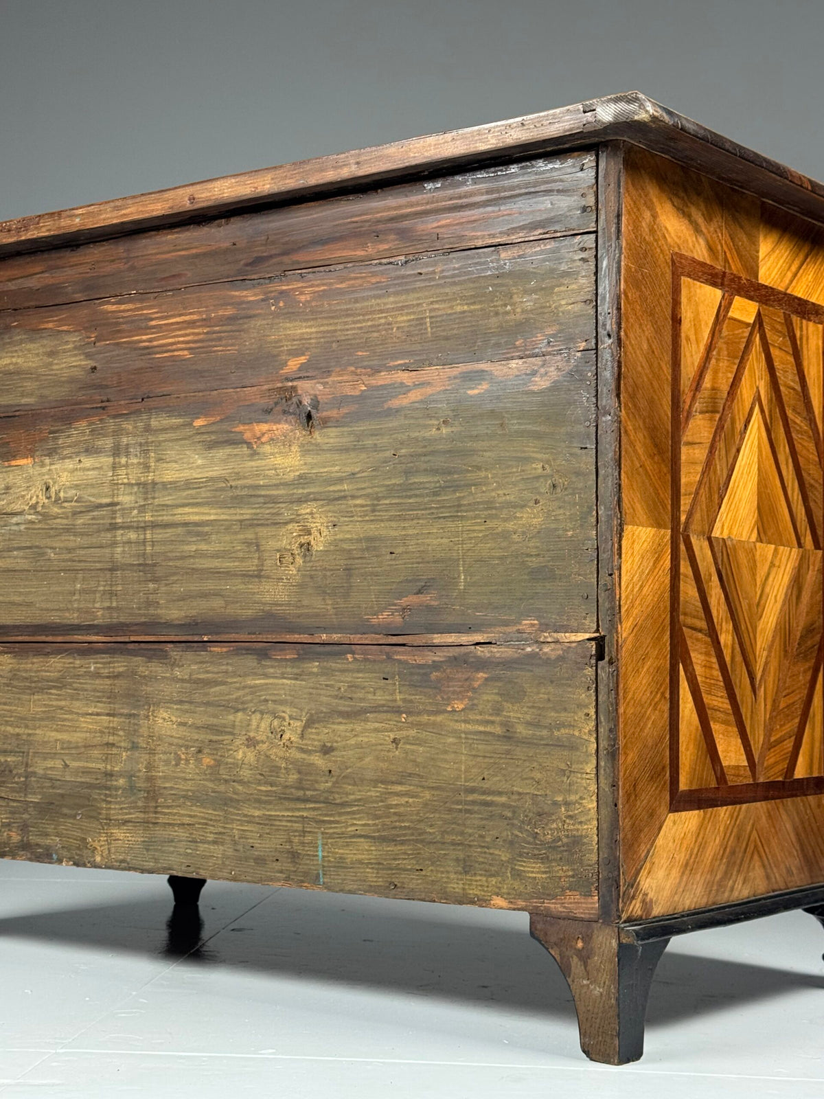 French Marquetry Chest of Drawers, Dauphine, 18th Century, photo 2