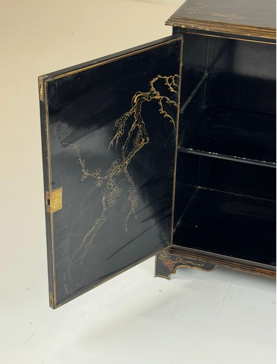 English Black Lacquer Chinoiserie Cabinet, Mid 20th Century, photo 4