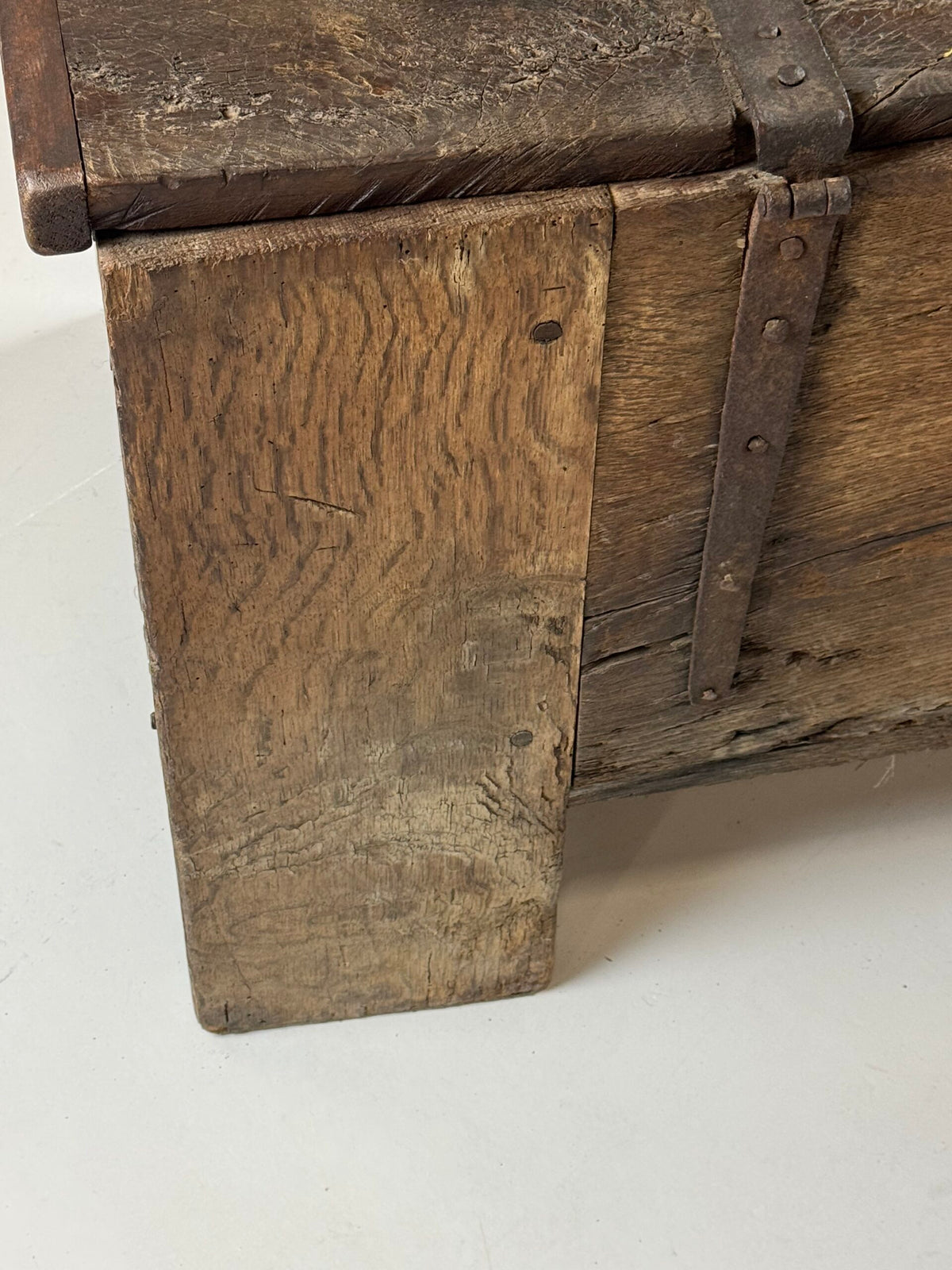 Oak Plank Chest (Stollentruhe), Early 17th Century, photo 13