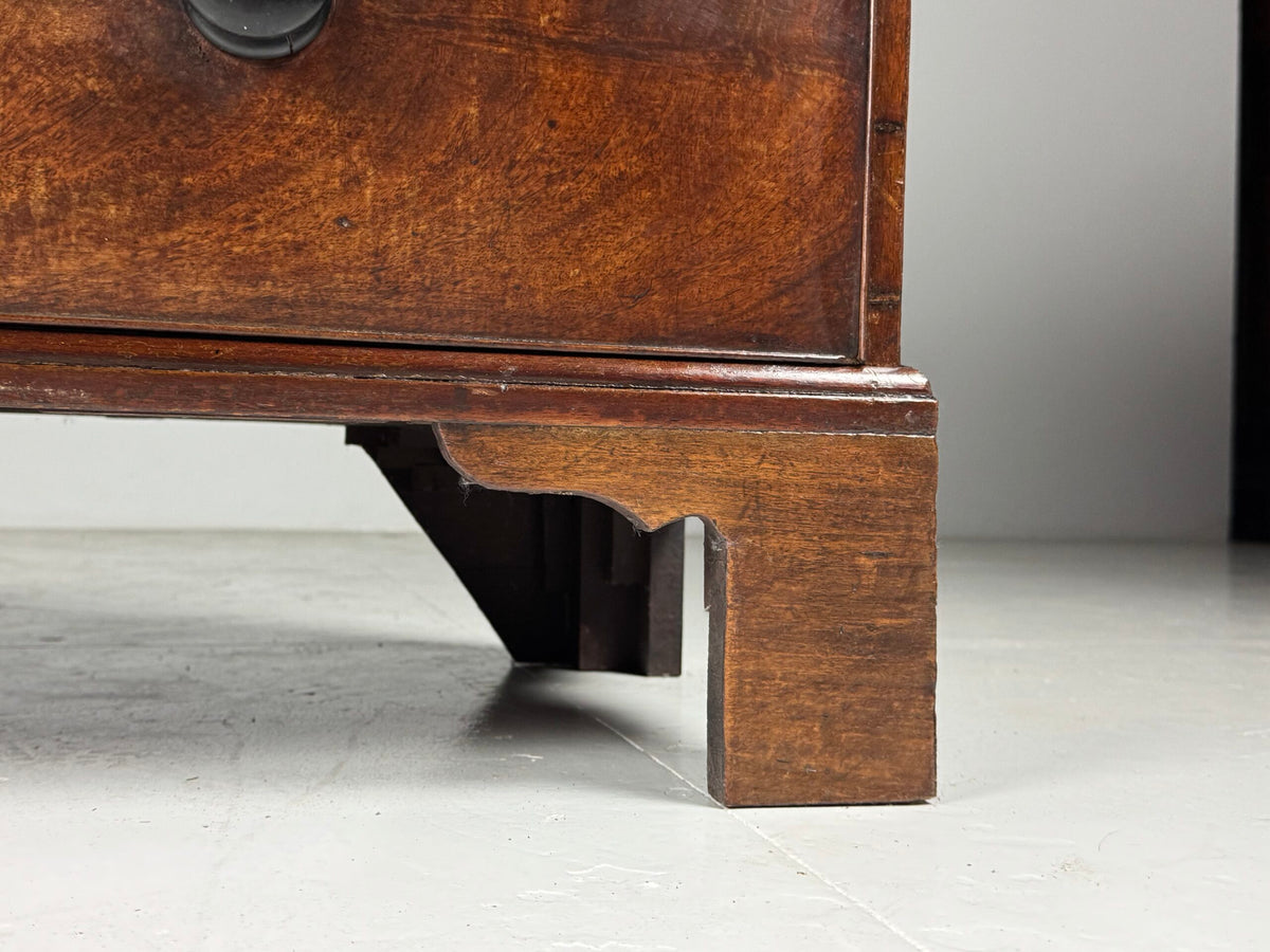 English Mahogany Veneer Chest of Drawers, Late 19th Century, photo 7
