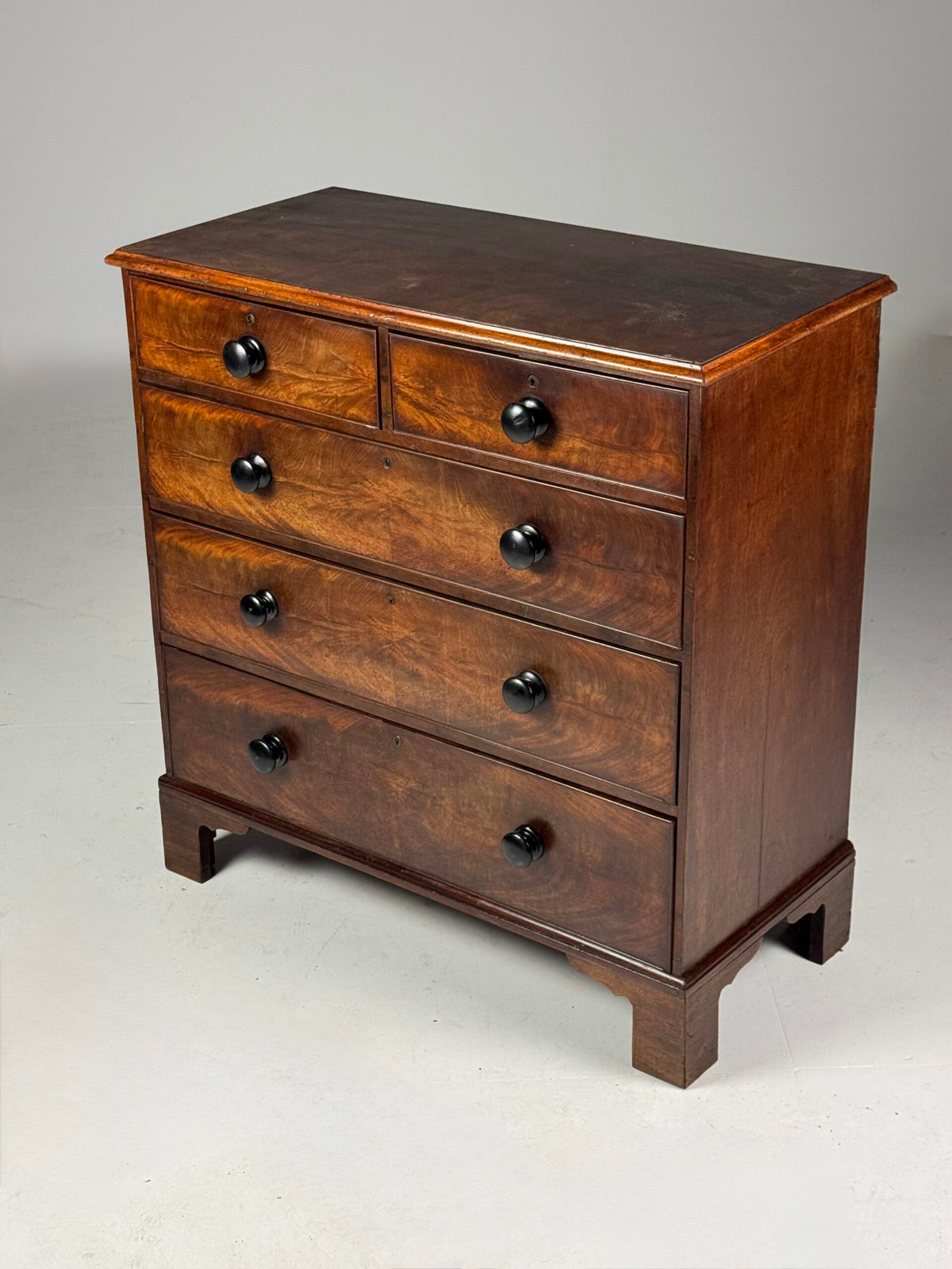 English Mahogany Veneer Chest of Drawers, Late 19th Century, photo 8