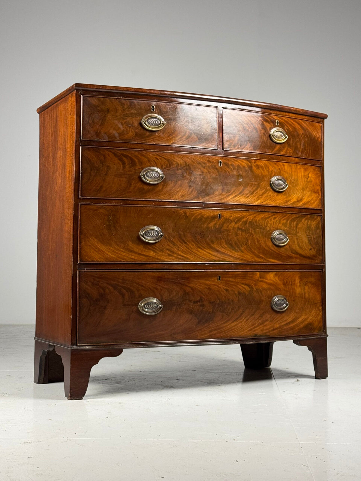 Mahogany Bowfront Chest of Drawers, England, Late 19th Century, photo 1