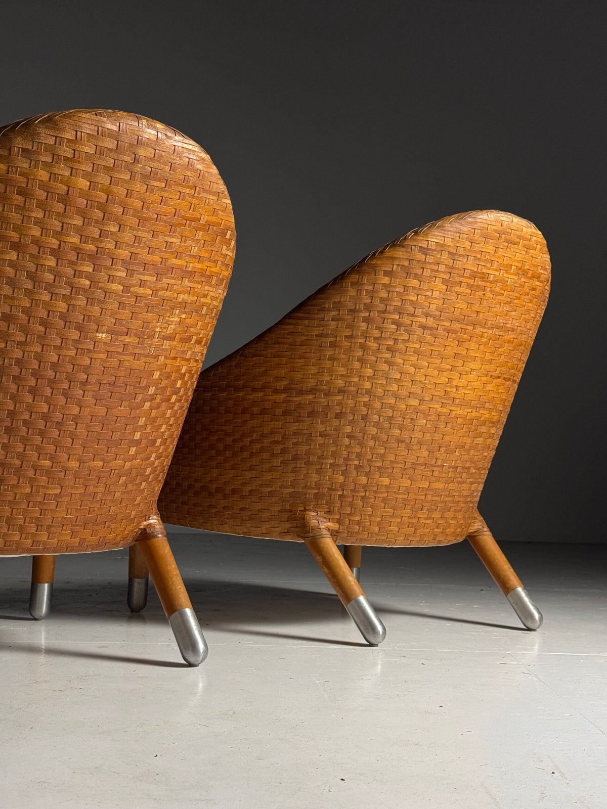 Pair of B&B Italia Cognac Leather Club Chairs by Antonio Citterio, photo 17