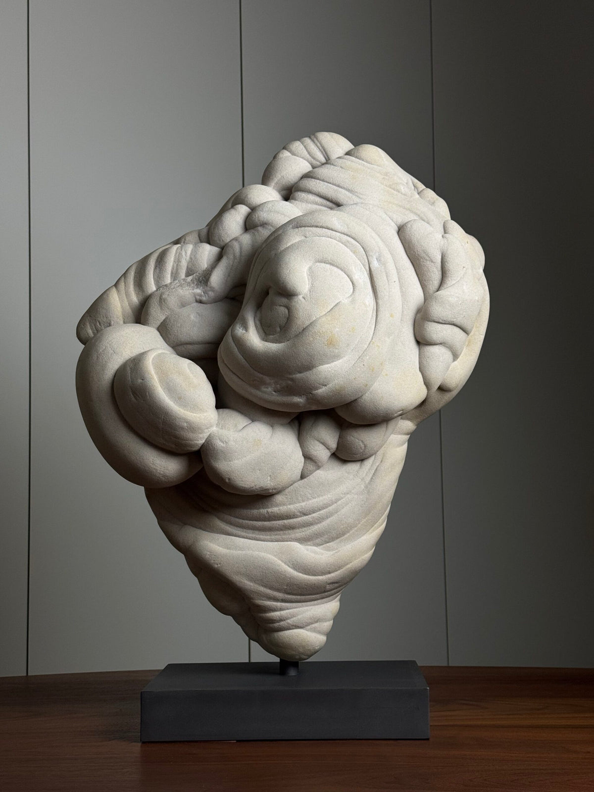 Giant Gogotte de Fontainebleau on Custom Stand, photo 5