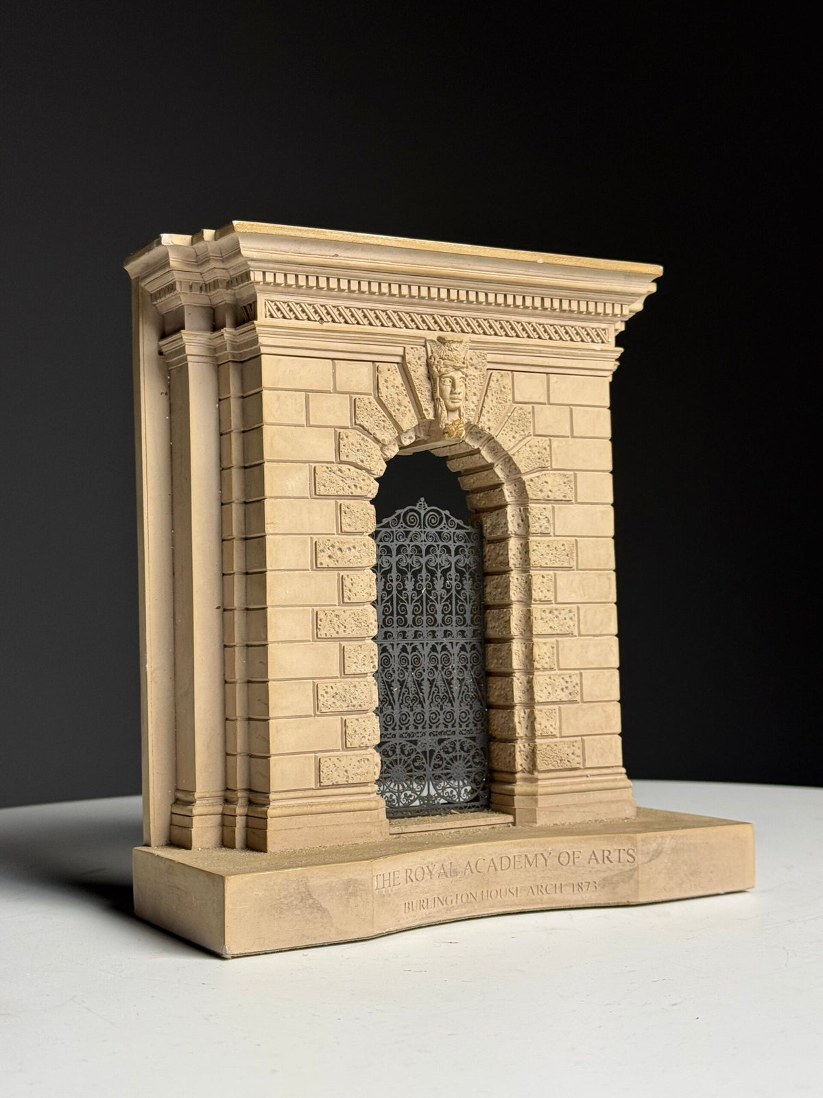 Architectural Scale Model of the Burlington House Arch, London, photo 8