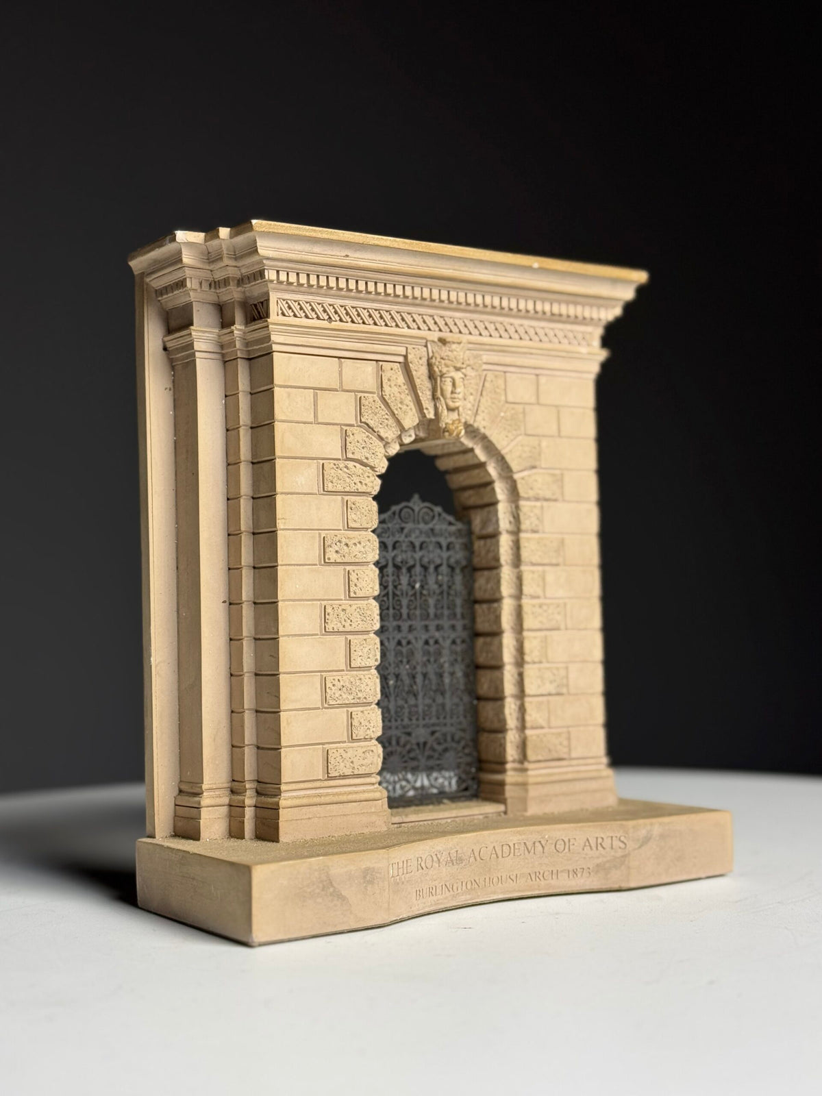 Architectural Scale Model of the Burlington House Arch, London, photo 3