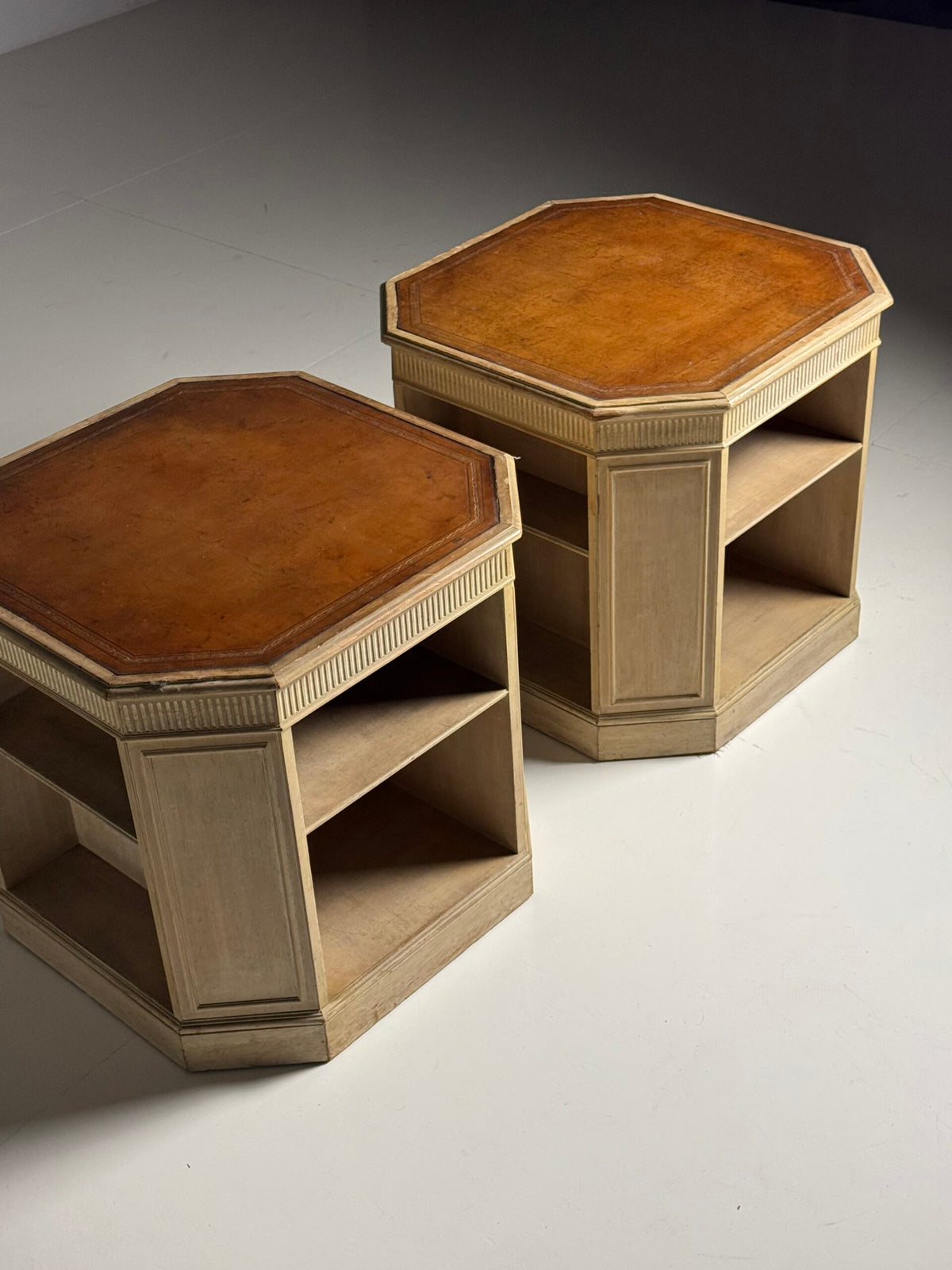 Pair of Classic Shop Display Pieces with Patinated Leather, 20th Century, photo 1