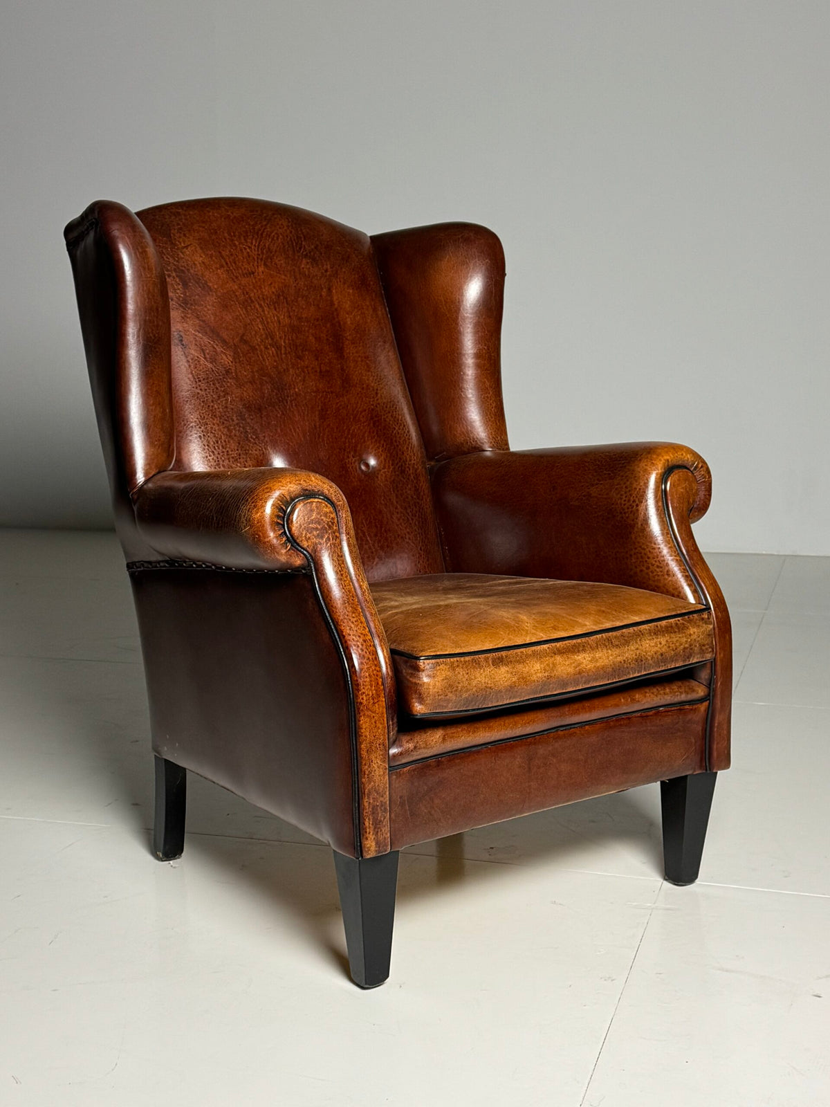 Sheepskin Wingback Club Armchair, photo 1