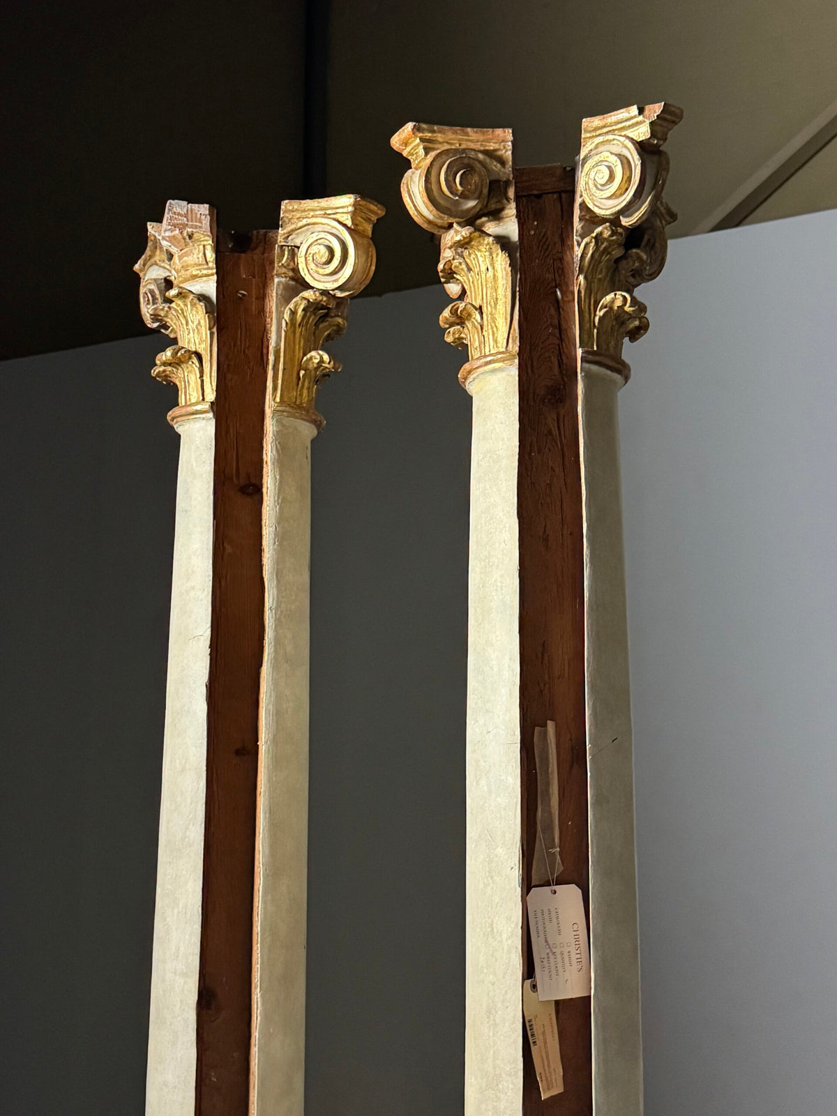 Pair of Large 18th Century Columns with Carved Gilt Capitals, photo 22
