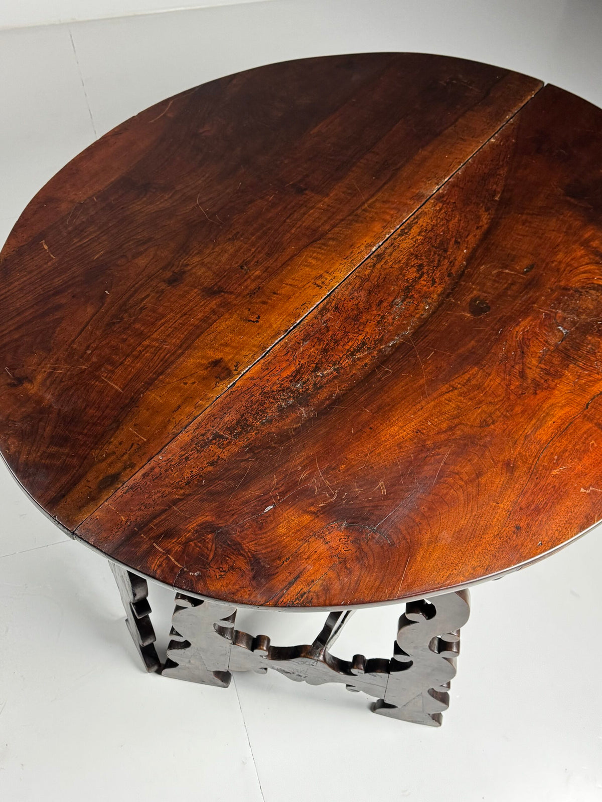 Pair of Italian Walnut Demi Lune Console Tables, 18th Century, photo 4