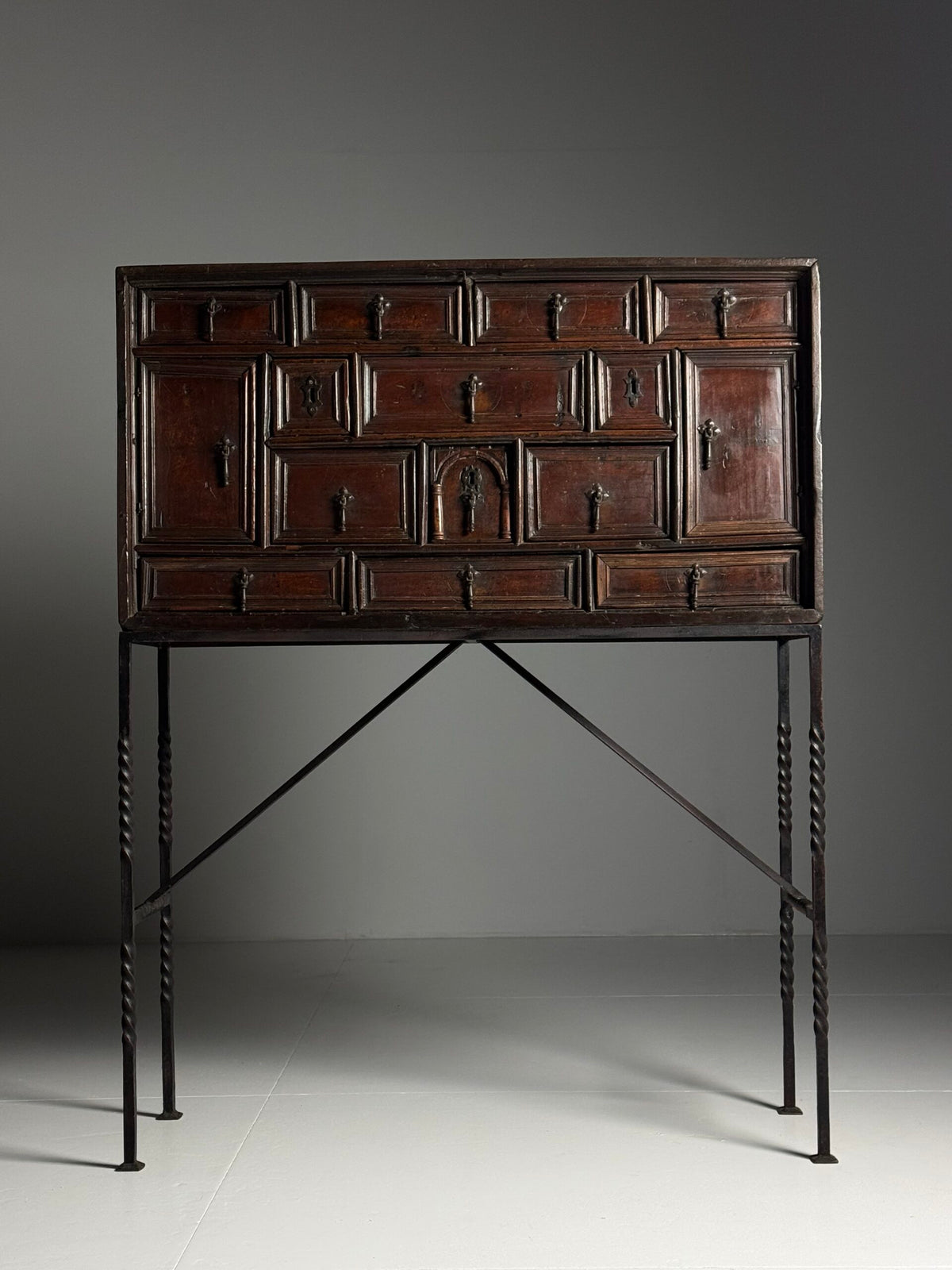Spanish Walnut Vargueno, c. 1700, photo 1