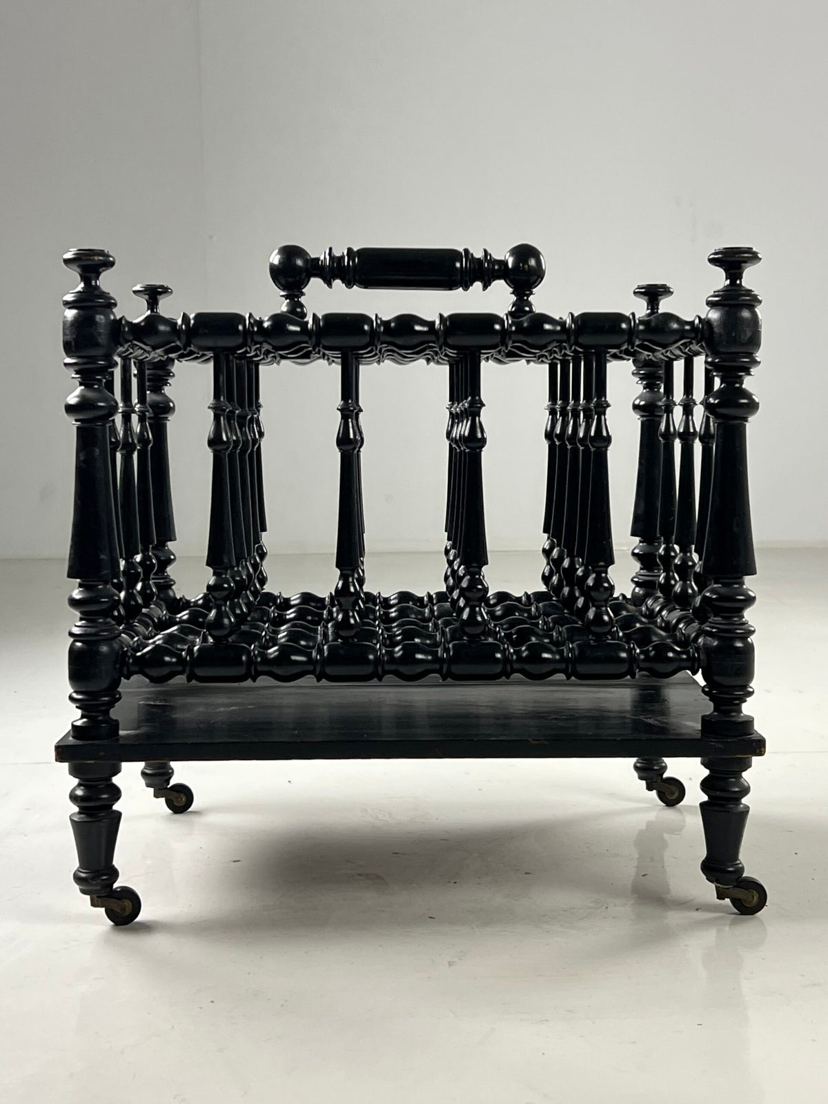 French Napoleon III Magazine Rack on Castors, 19th Century, photo 9