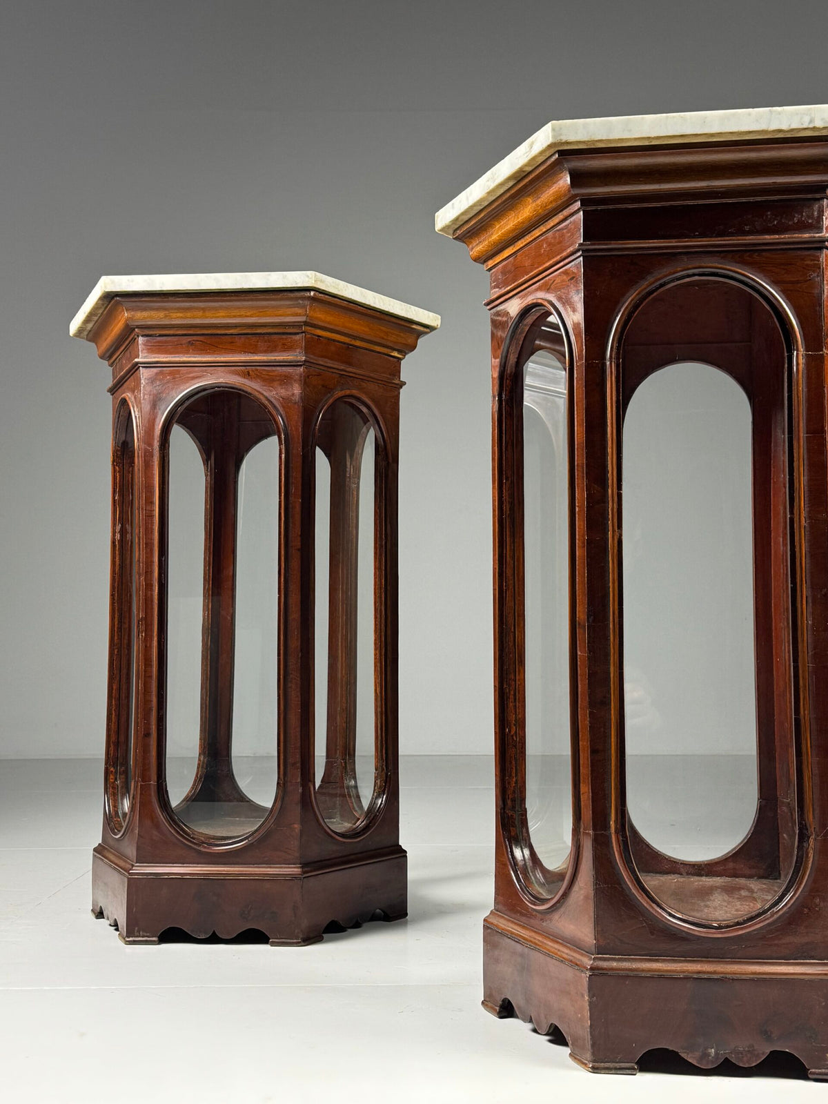 Pair of Octagonal Display Cabinets with Marble Tops, 19th Century, photo 6